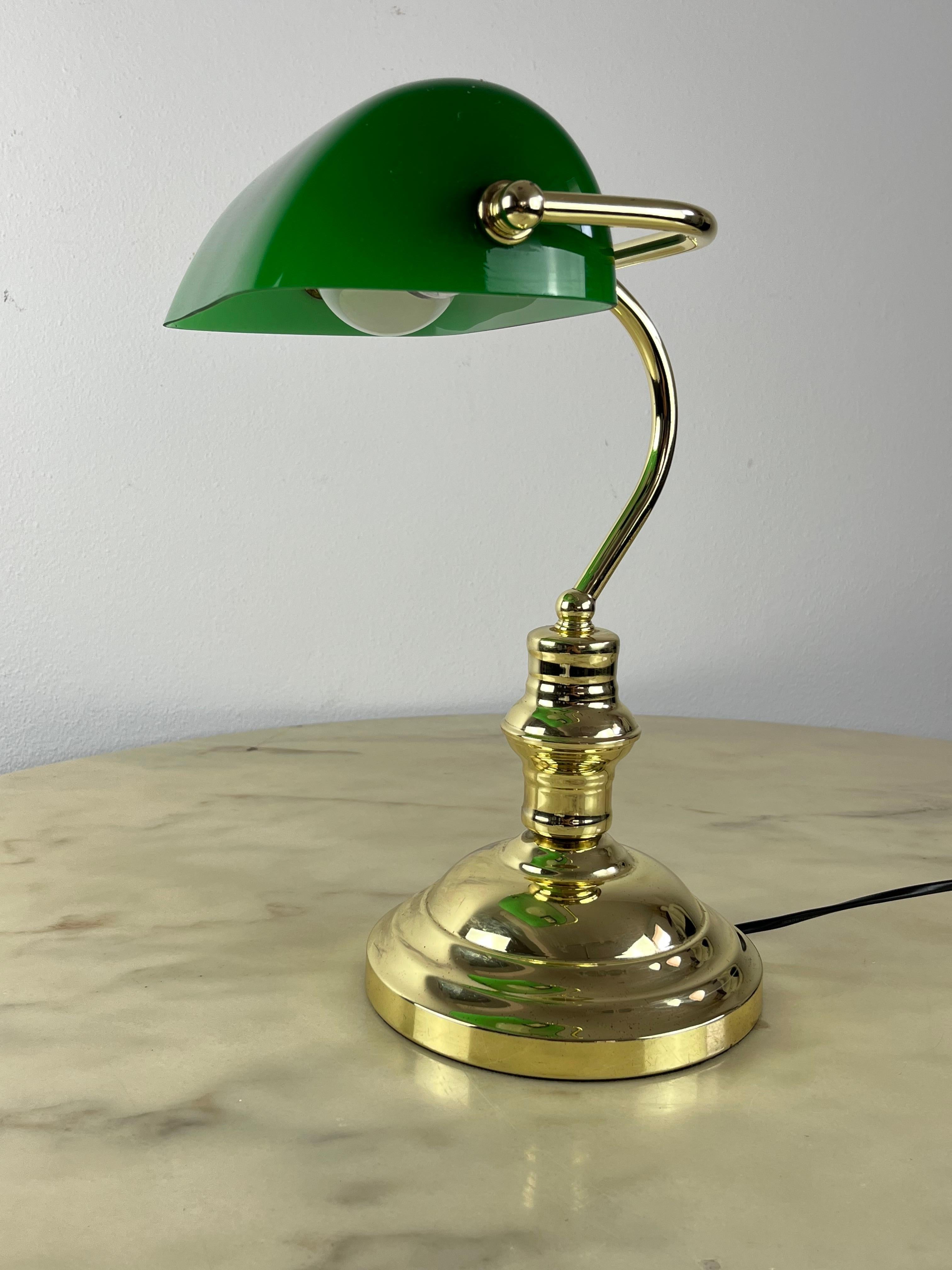 Ministeriale Lampe aus vergoldetem Metall und farbigem Glas, Italien, 80er-Jahre (Sonstiges) im Angebot