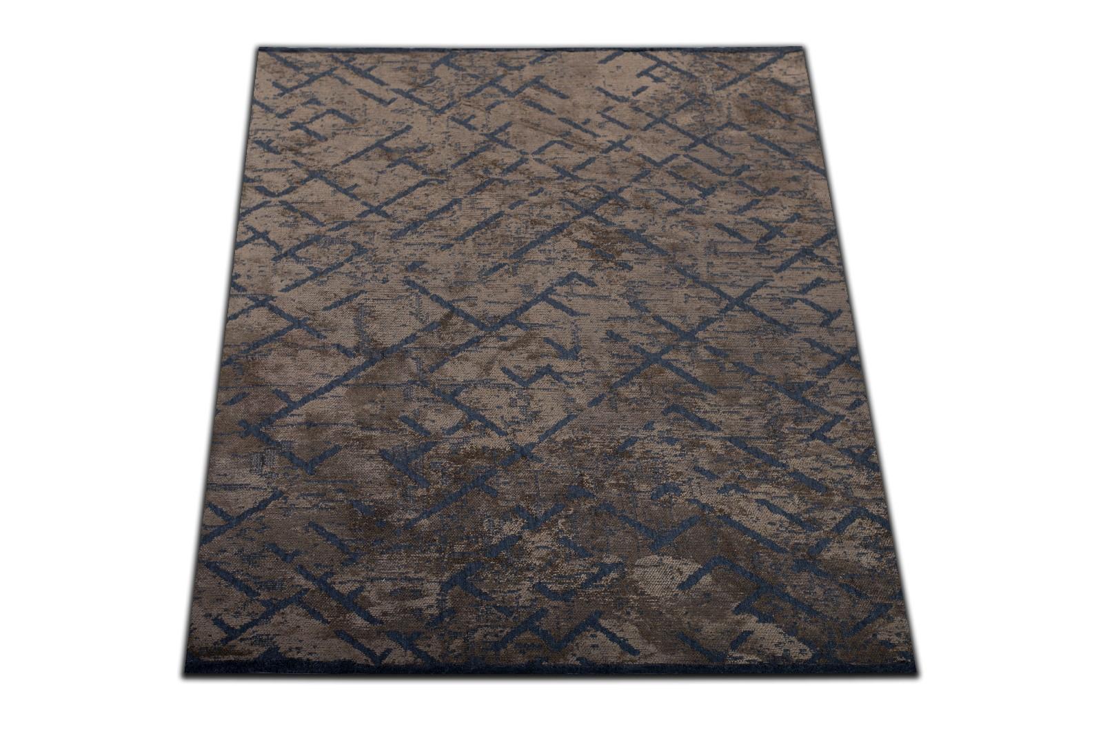 Turc Tapis de luxe contemporain moyennement touffu brun, vison et bleu à motif abstrait en vente