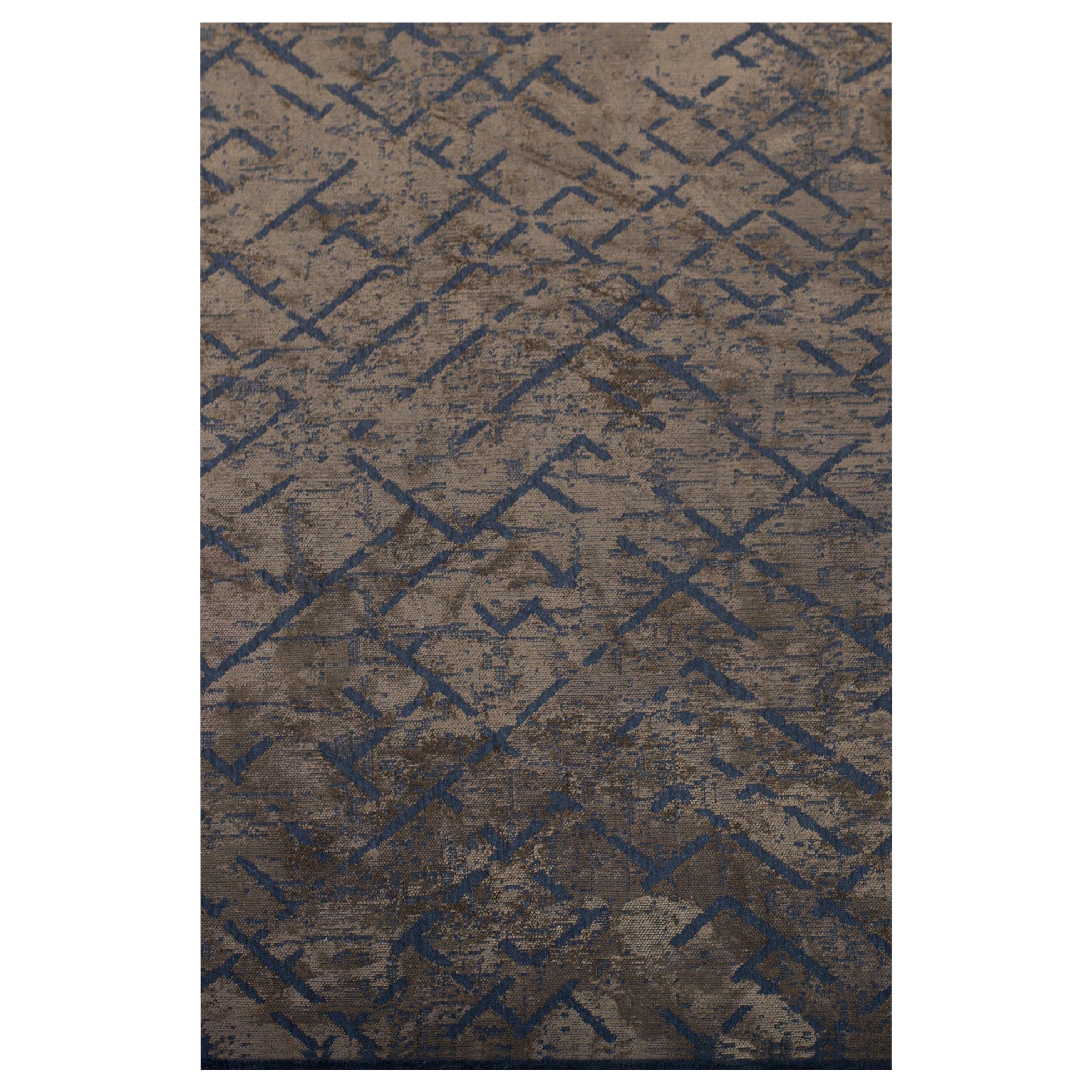 Tapis de luxe contemporain moyennement touffu brun, vison et bleu à motif abstrait en vente