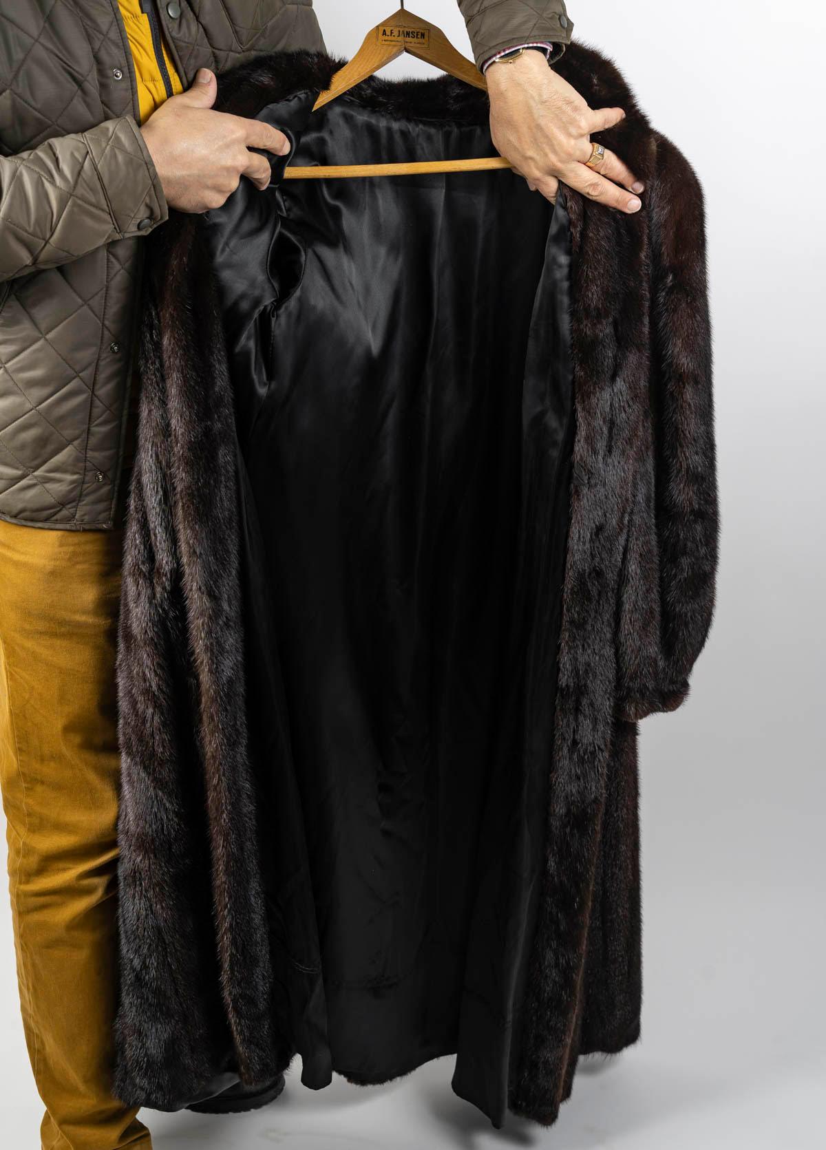 Mink Coat, XXIst Century. In Good Condition In Saint-Ouen, FR