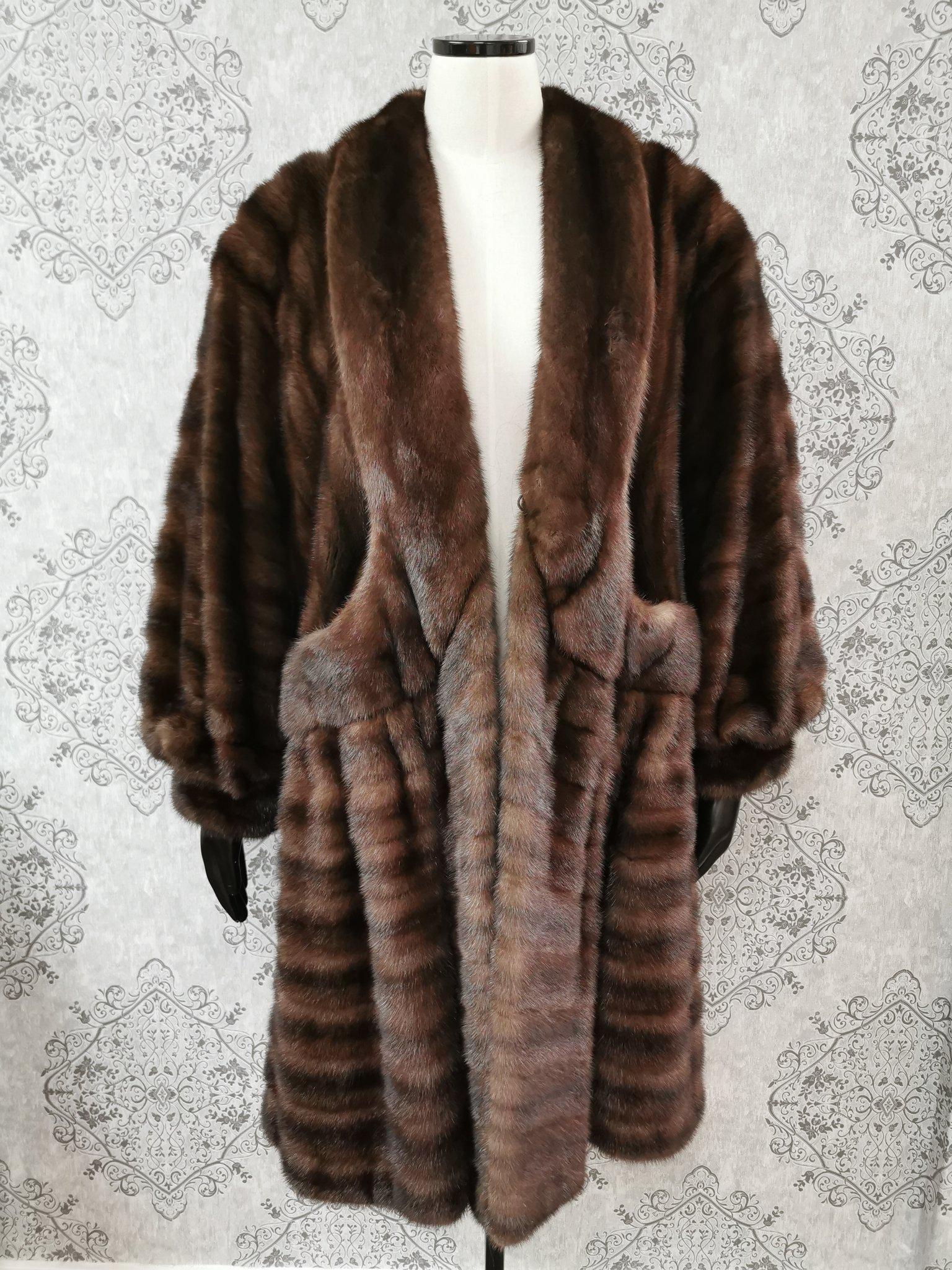 Women's Unused demi buff wide sweep swing Mink fur coat size 10-12