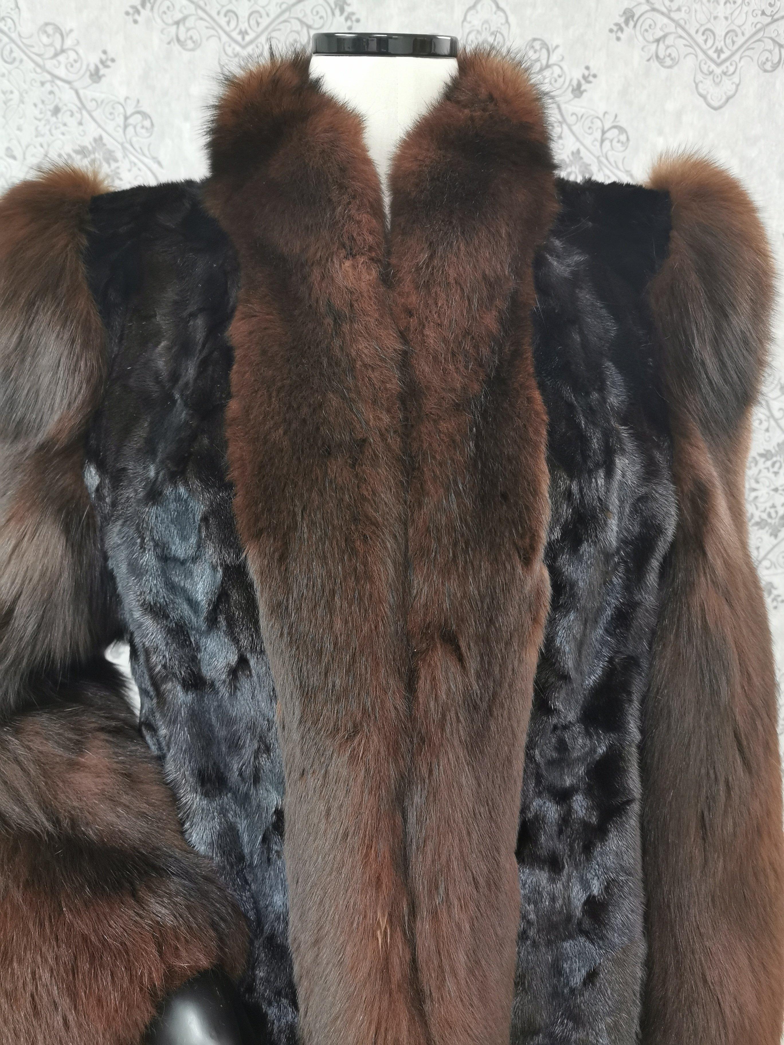 Black Pre-owned Mink Fur Coat with Shadow Fox Fur Trim and Sleeves (Size 10-M)