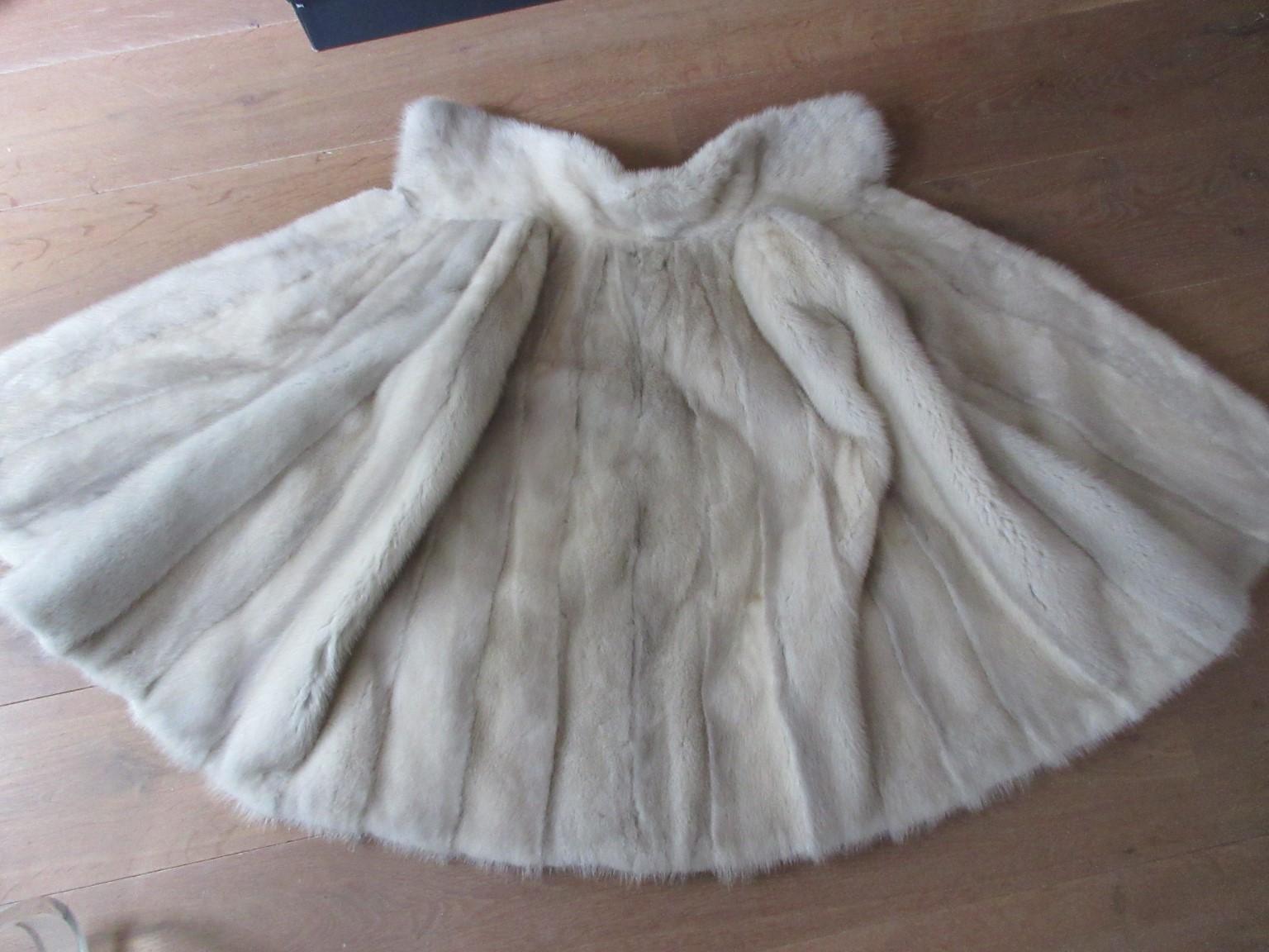 Women's or Men's Mink Fur Off White Cape Stole For Sale