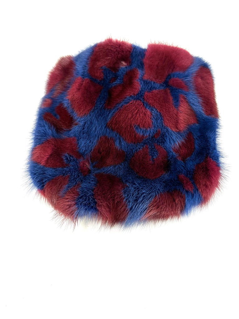 Mink Red and Navy Hat and Scarf Set In Excellent Condition For Sale In Beverly Hills, CA