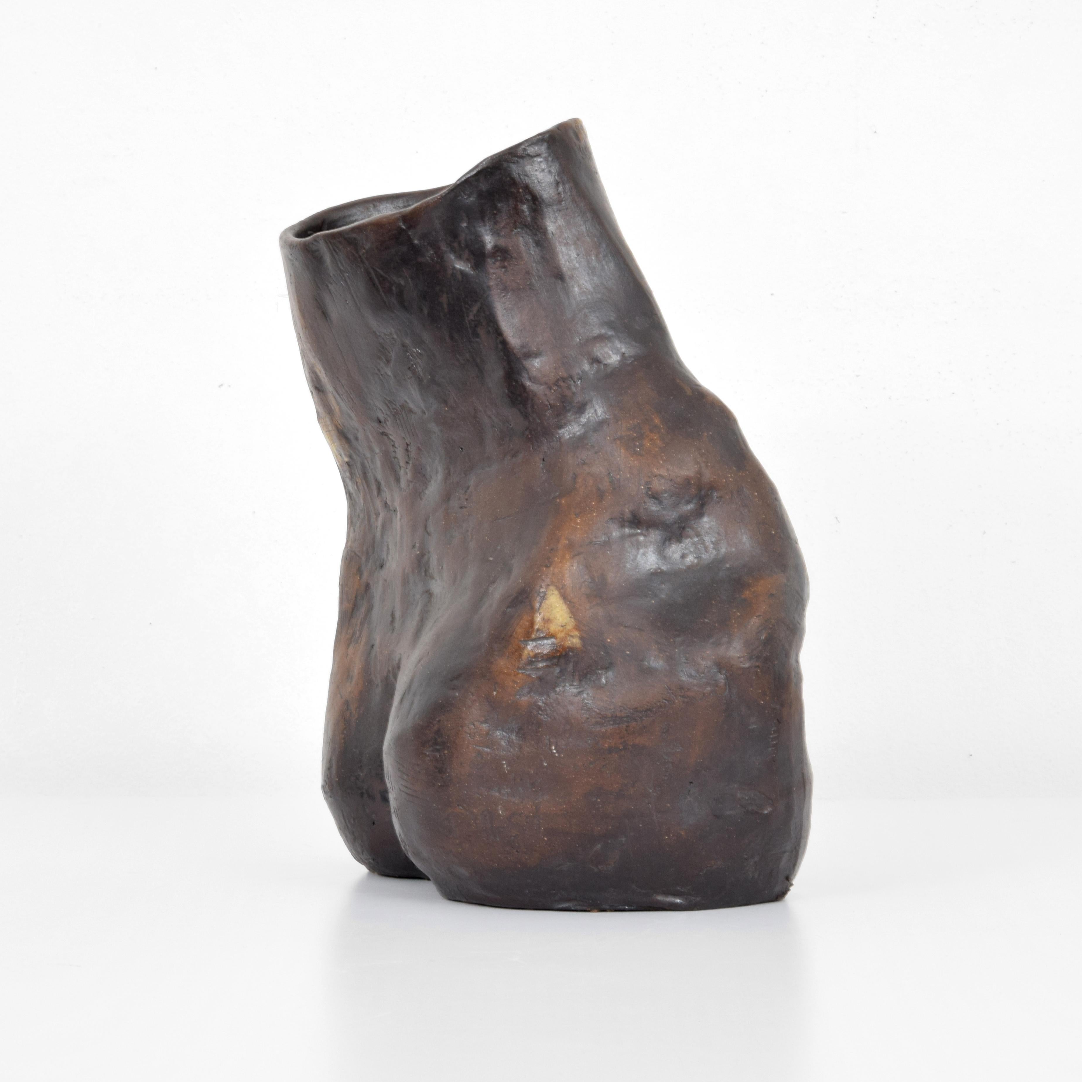 Grande scultura/vasca con torso di Mino Rosso in vendita 1