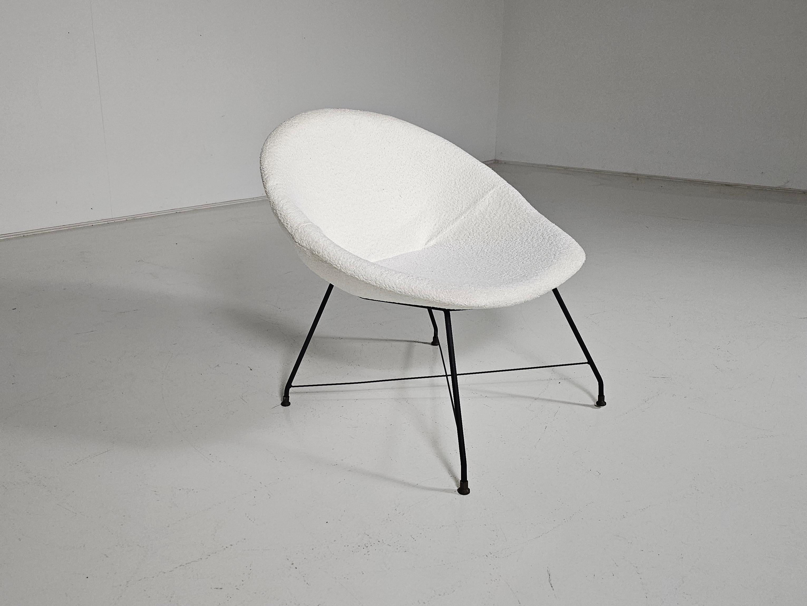 Mid-Century Modern ‘Minoletta’ Lounge Chair in cream boucle by Augusto Bozzi for Saporiti, 1950s For Sale