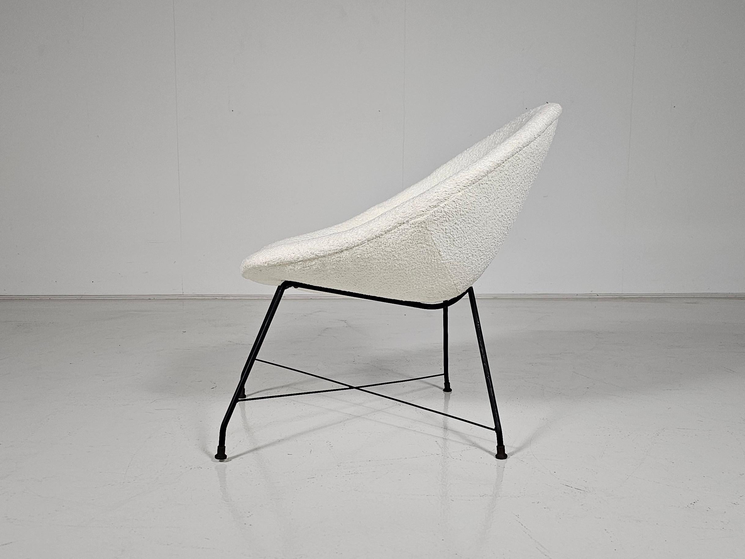 ‘Minoletta’ Lounge Chair in cream boucle by Augusto Bozzi for Saporiti, 1950s In Good Condition For Sale In amstelveen, NL