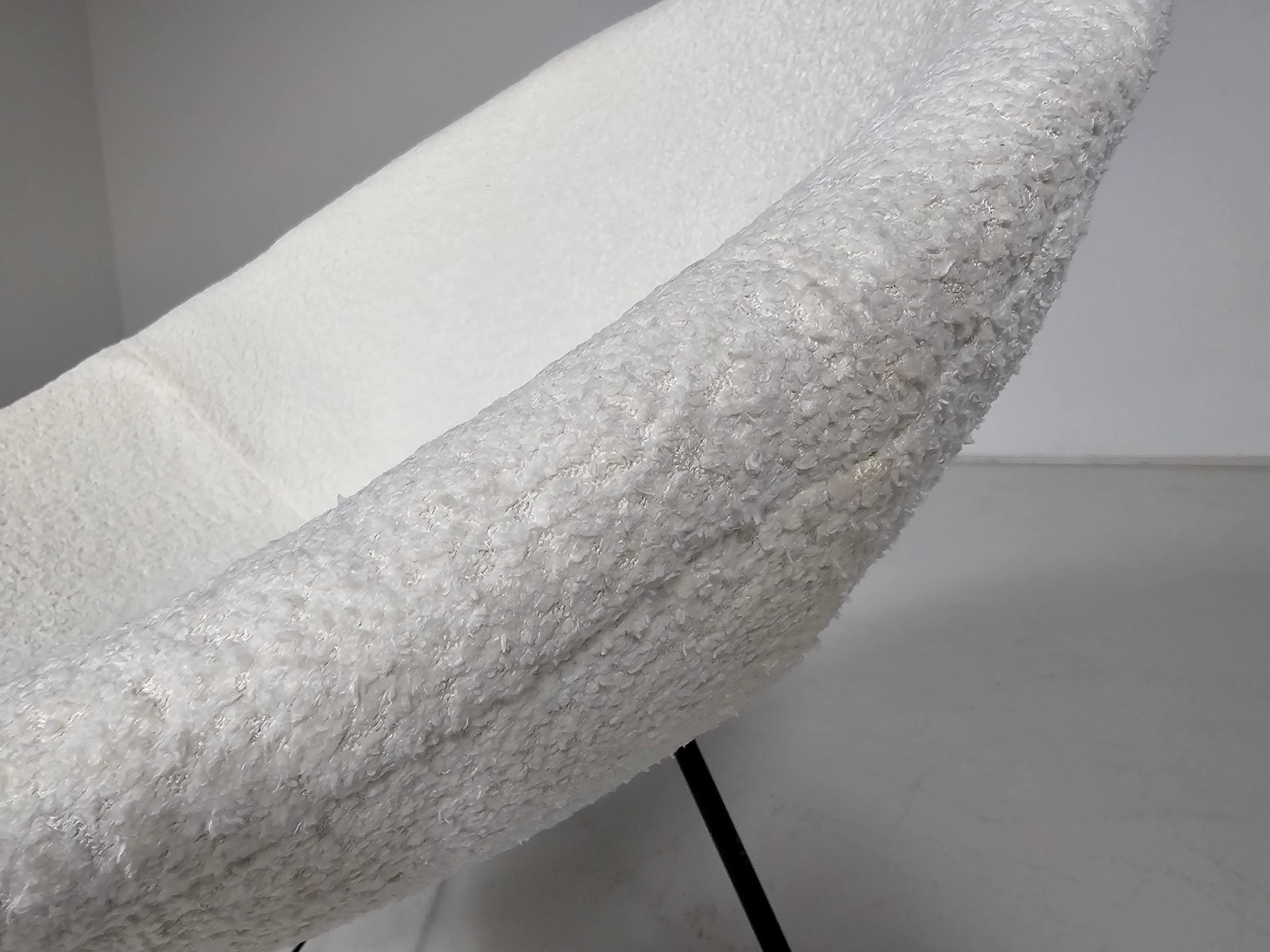 ‘Minoletta’ Lounge Chair in cream boucle by Augusto Bozzi for Saporiti, 1950s For Sale 2