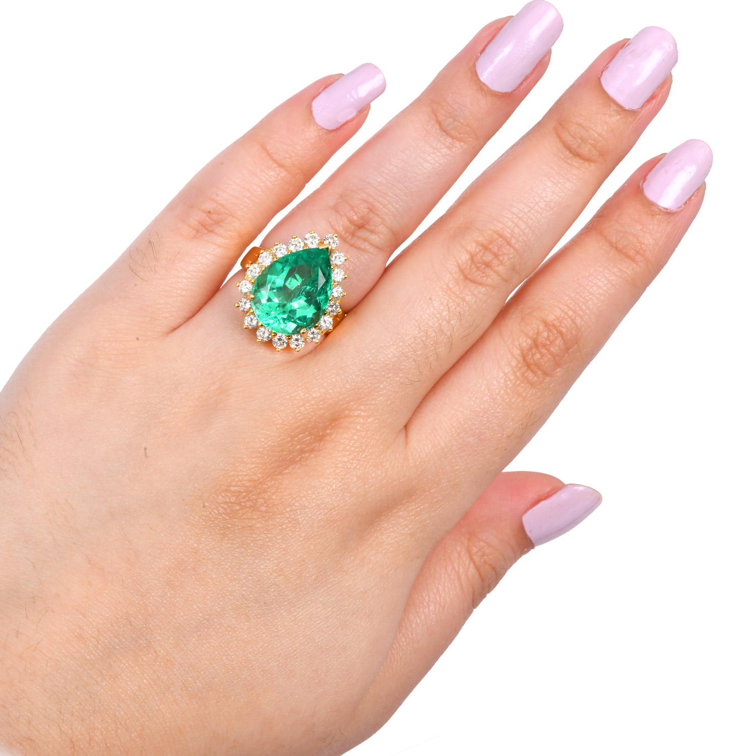 Minor Columbian Emerald 8.95cts Diamond Halo 18K Cocktail Ring  In Excellent Condition For Sale In Miami, FL