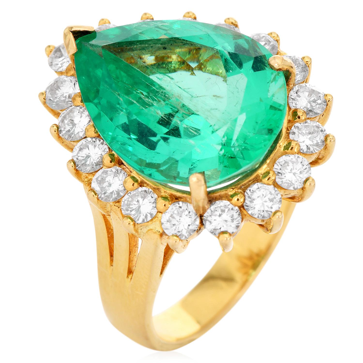 Women's Minor Columbian Emerald 8.95cts Diamond Halo 18K Cocktail Ring  For Sale