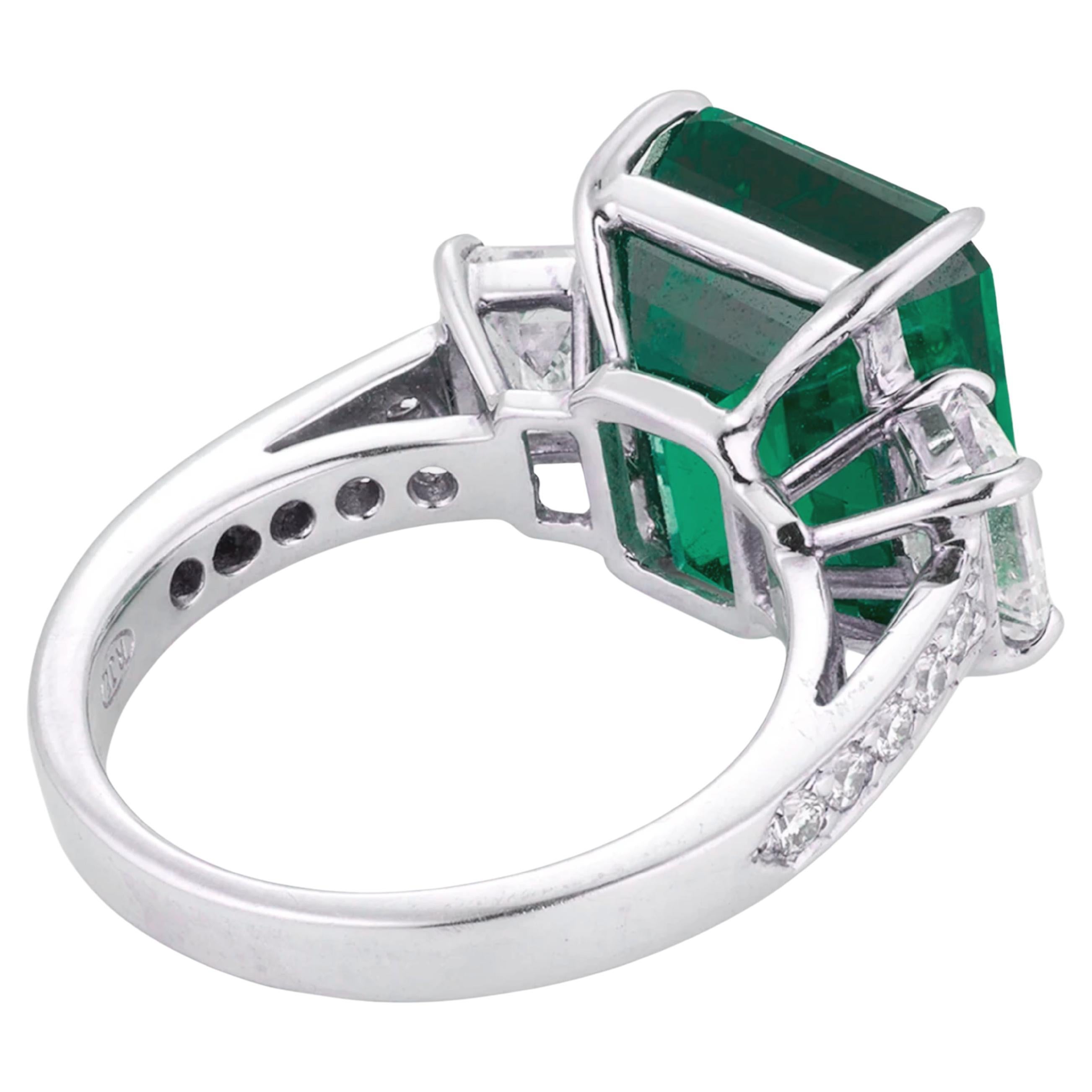 Contemporary MINOR OIL GRS Certified vivid green  6.89 Carat Emerald Cut Diamond Ring For Sale