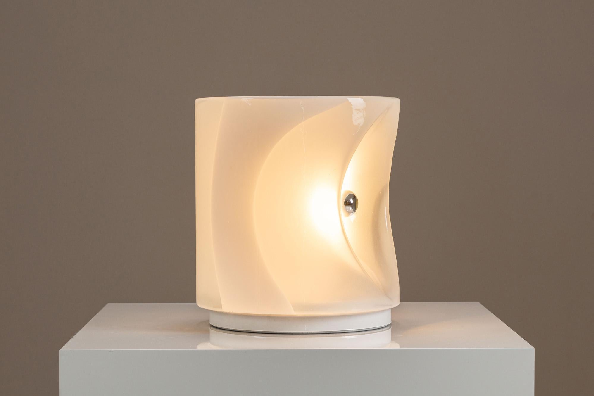Carlo Nason’s Minosse table lamp for Linea GB embodies the designer’s talent for transforming Murano glass into sculptural forms of light. Originating in the 1960s, this model is documented in a Linea GB leaflet of the period, reproduced in the