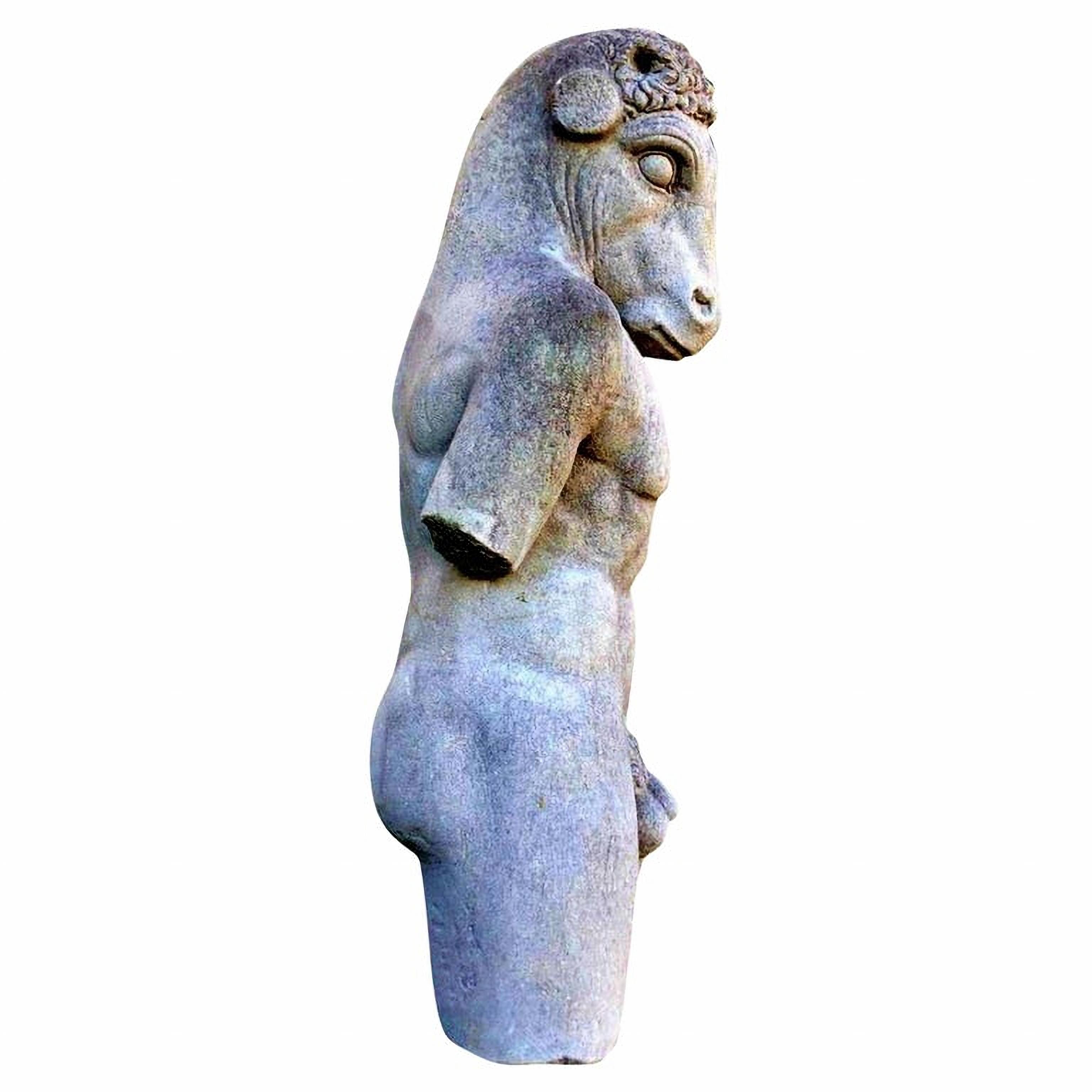 Minotaur of Knossos Labyrinth in White Limestone, 20th Century In Good Condition For Sale In Madrid, ES