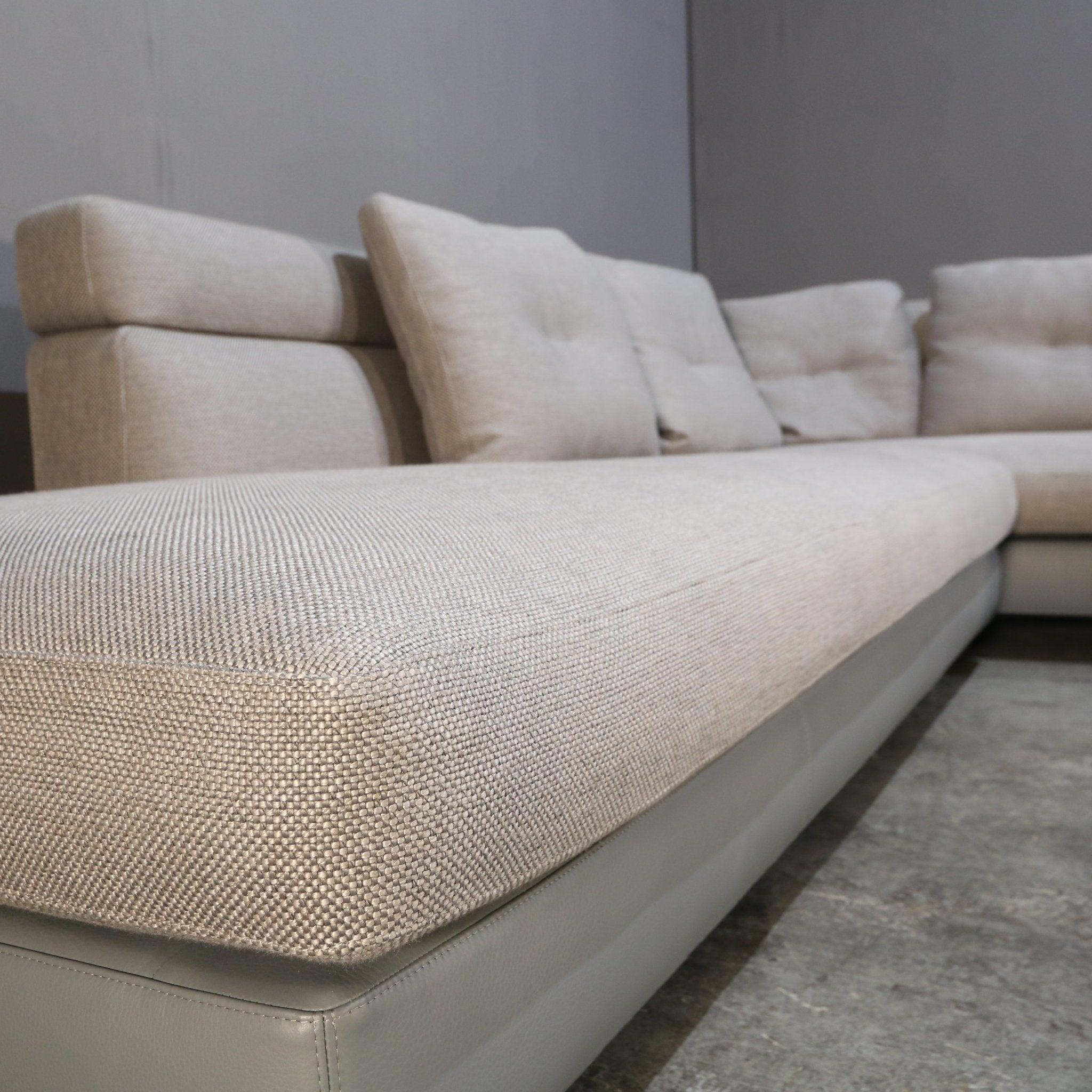 Te presentamos el epítome del lujo y la sofisticación: el Sofá Alexander de Minotti. Este impresionante mueble es una auténtica obra maestra, que destila elegancia y estilo en cada detalle. Fabricado con los mejores materiales y una mano de obra