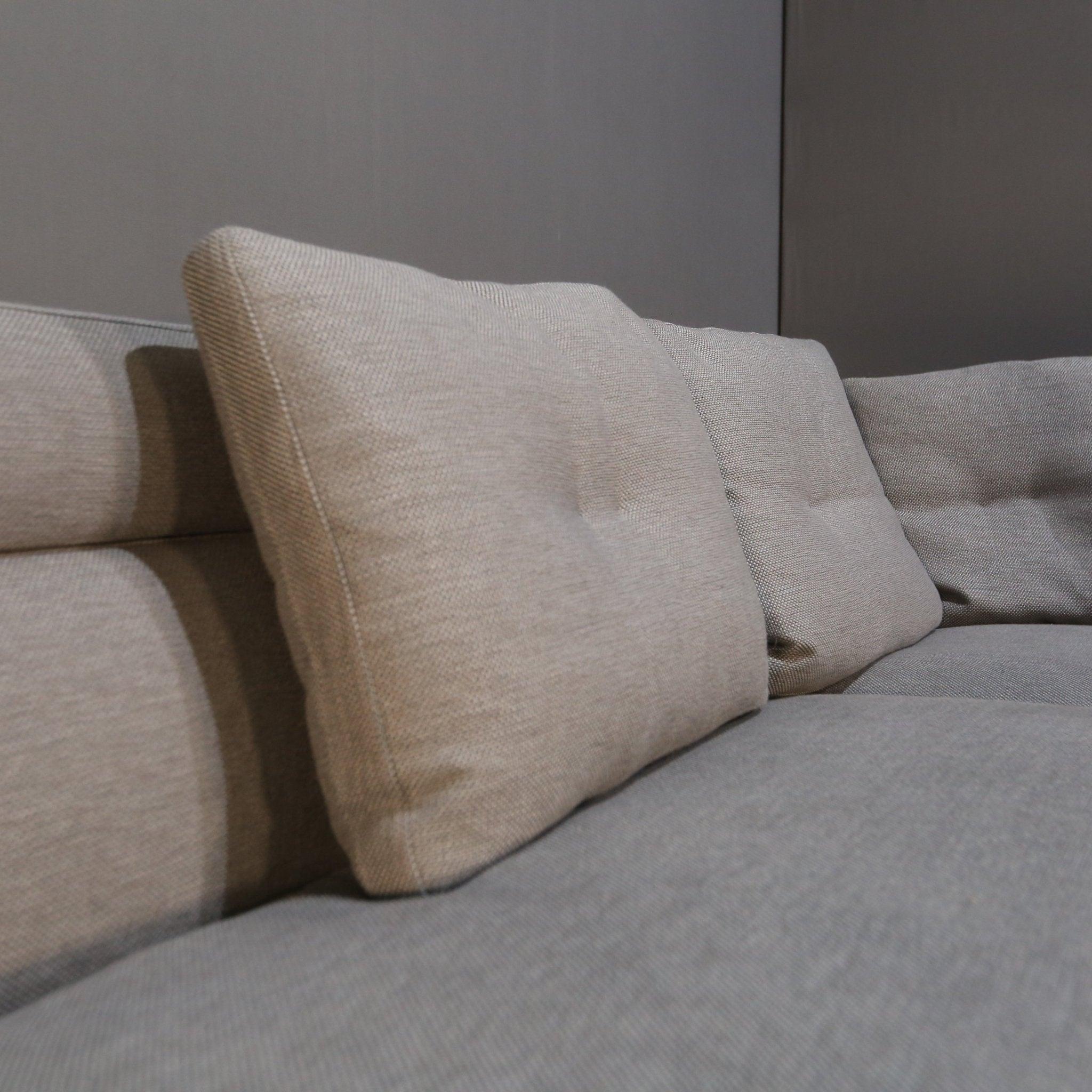 Sofá y mesa Minotti Siglo XXI y contemporáneo