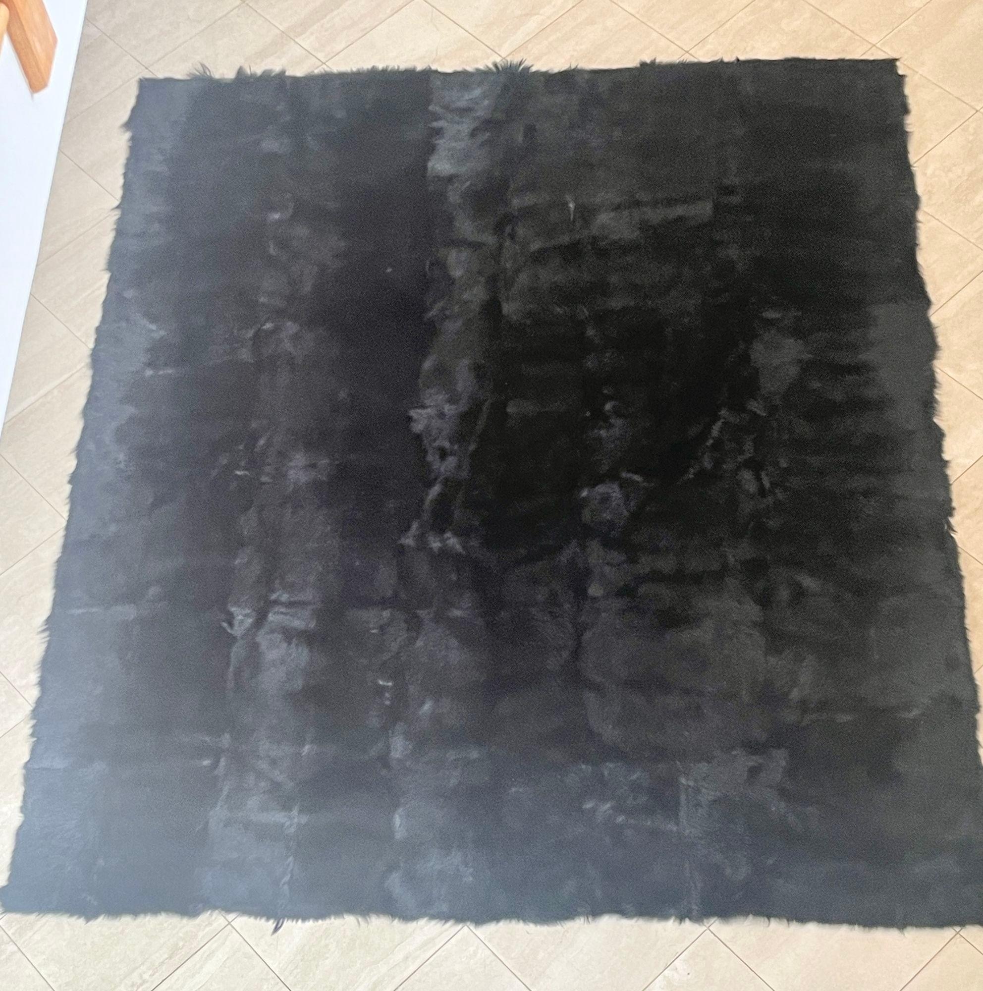 Minotti Alps-Teppich aus schwarzem Schafsfell Italien (Italienisch) im Angebot