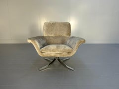 Minotti "Blake Soft" Armchair - In Pale Neutral Velvet