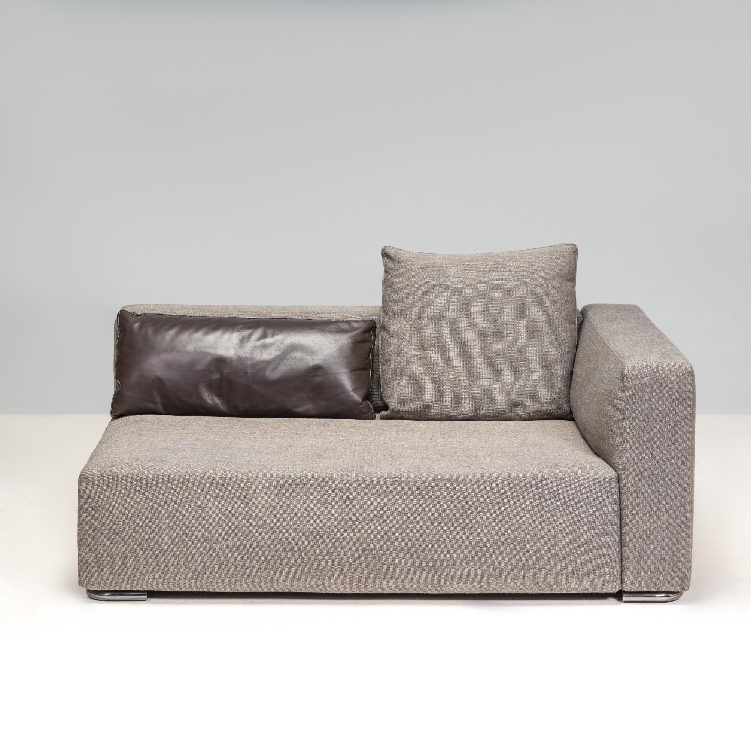 Minotti By Rodolfo Dordoni Donovan Grey Sofa In Good Condition For Sale In London, GB