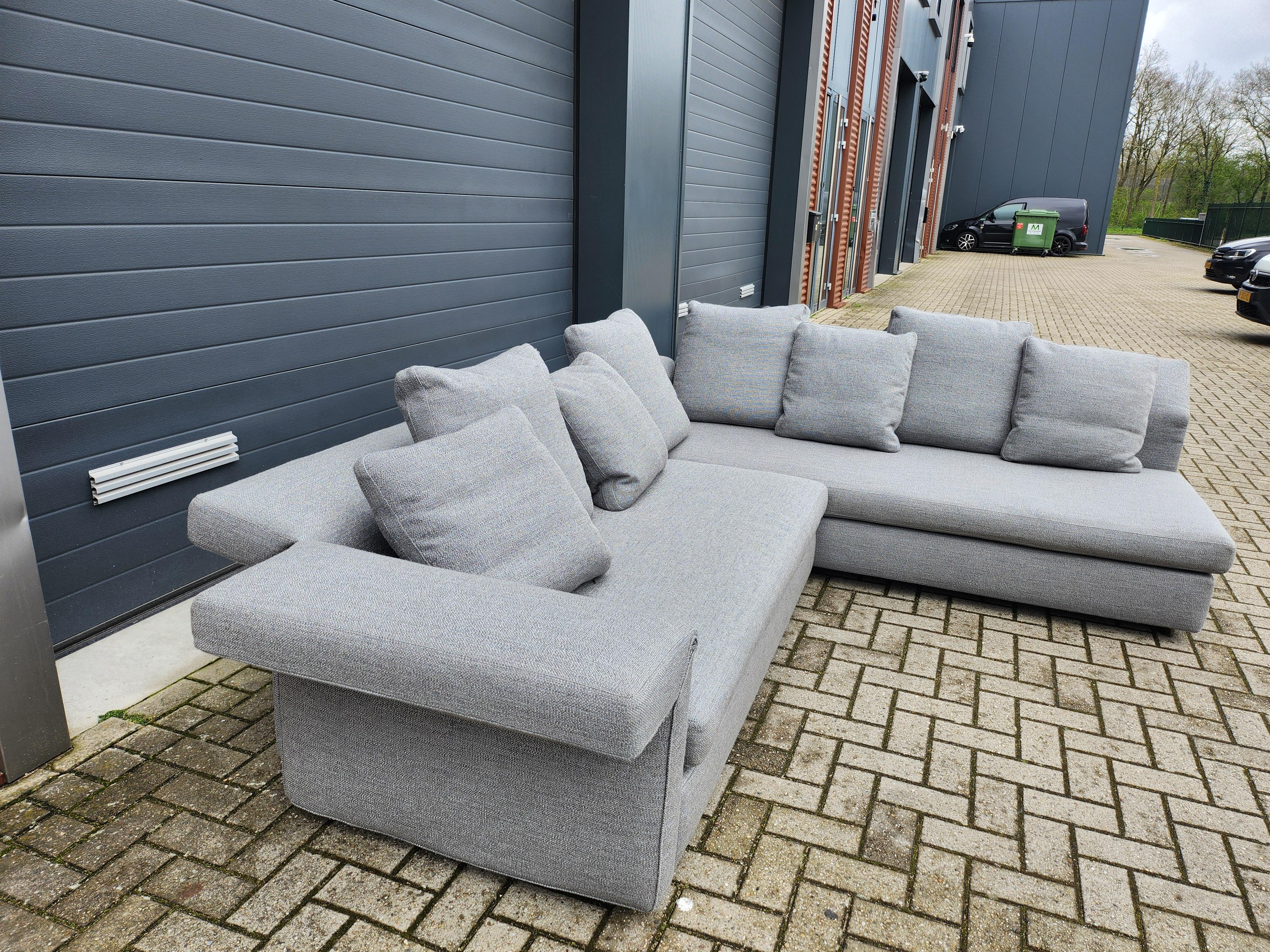 Contemporary Minotti Collar sofa - Modular sofa For Sale