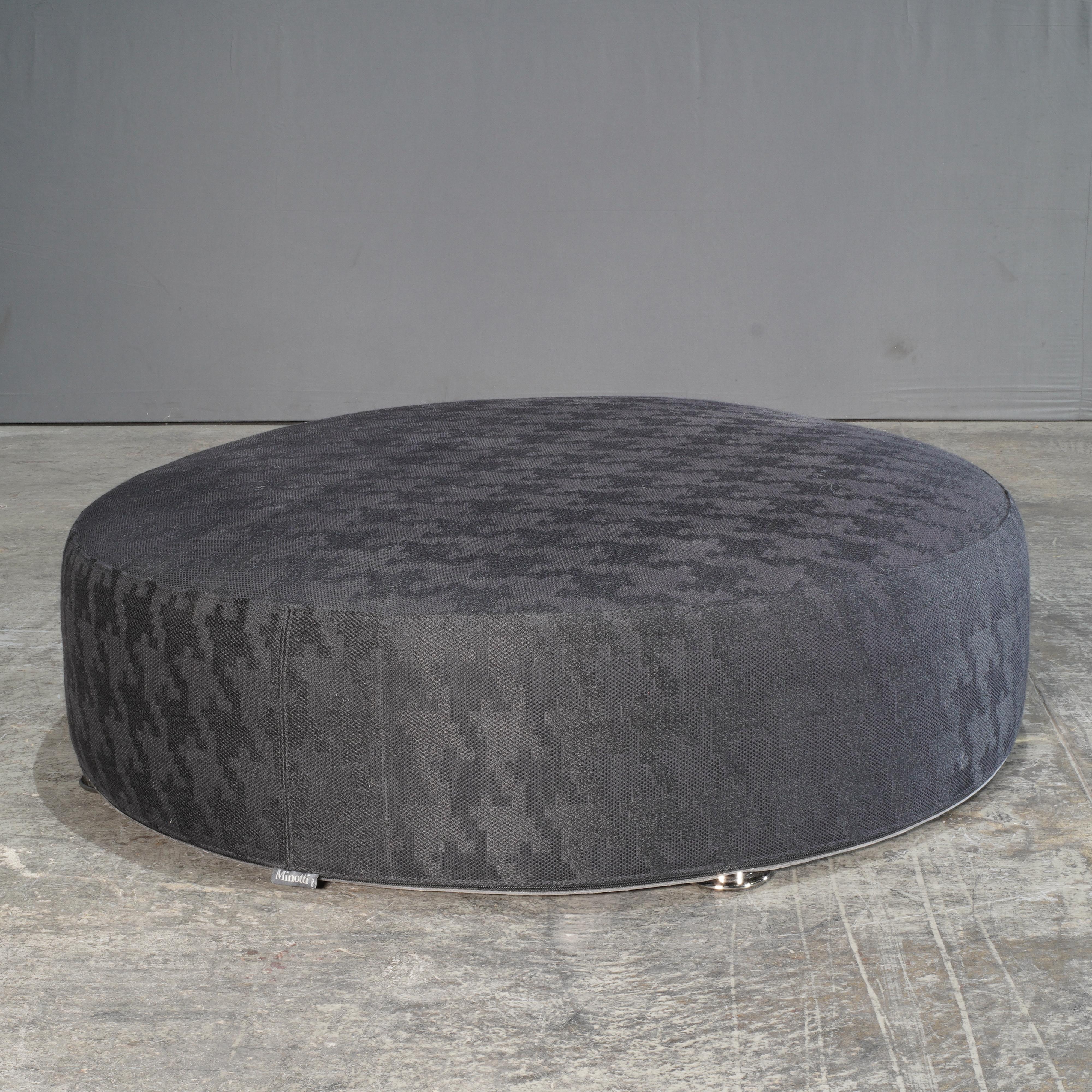 Fabric Minotti Davis Round Pouf by Rodolfo Dordoni
