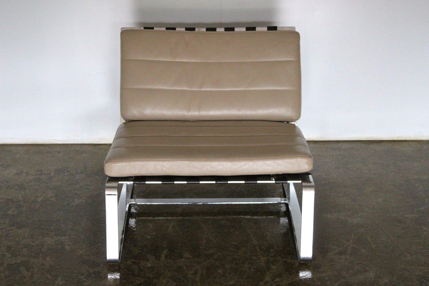Italian Minotti “Delaunay” Armchair in Pale-Brown “Pelle” Leather For Sale