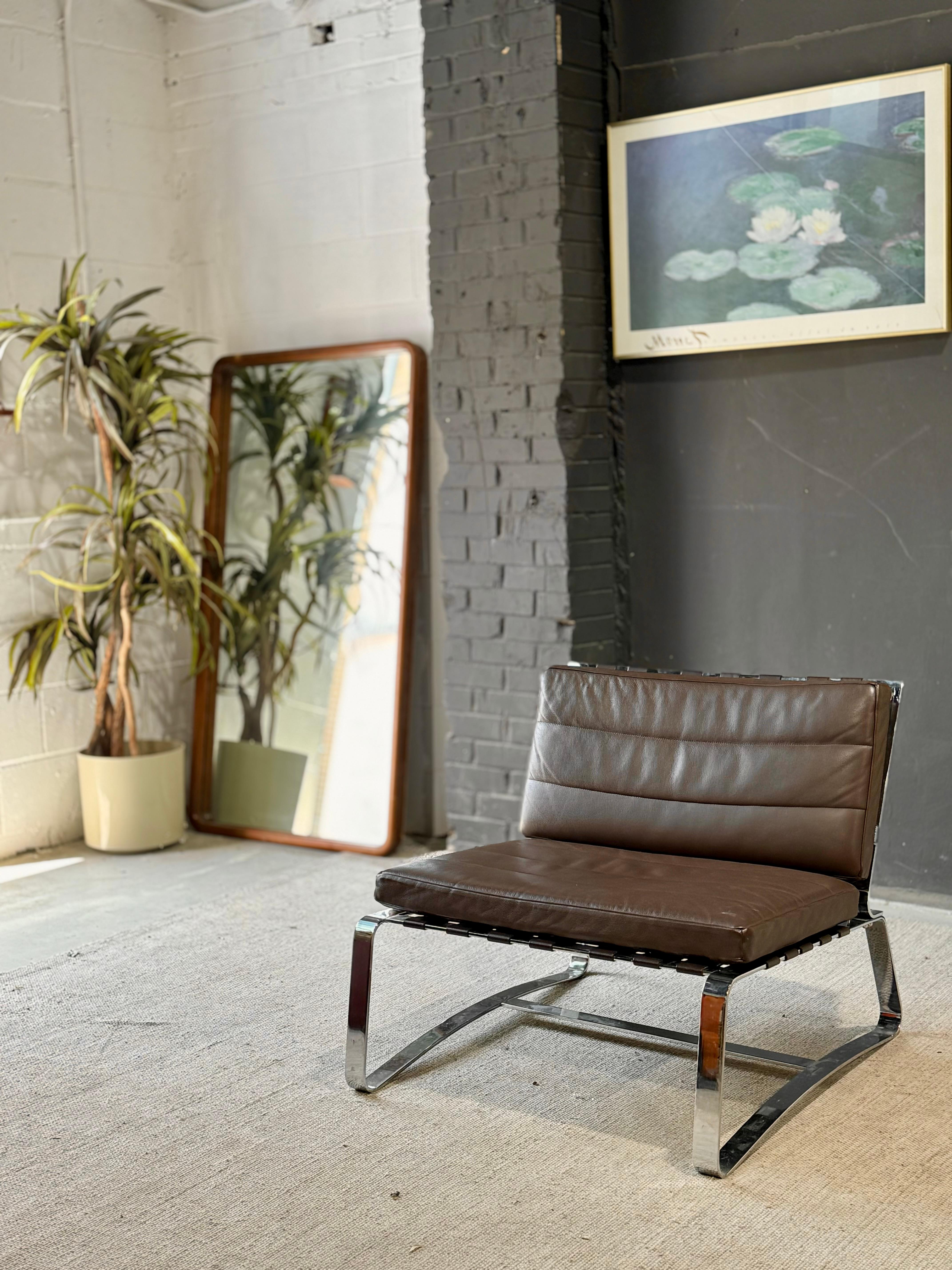 Minotti “Delaunay” Chrome & Leather Lounger In Good Condition For Sale In Toronto, CA