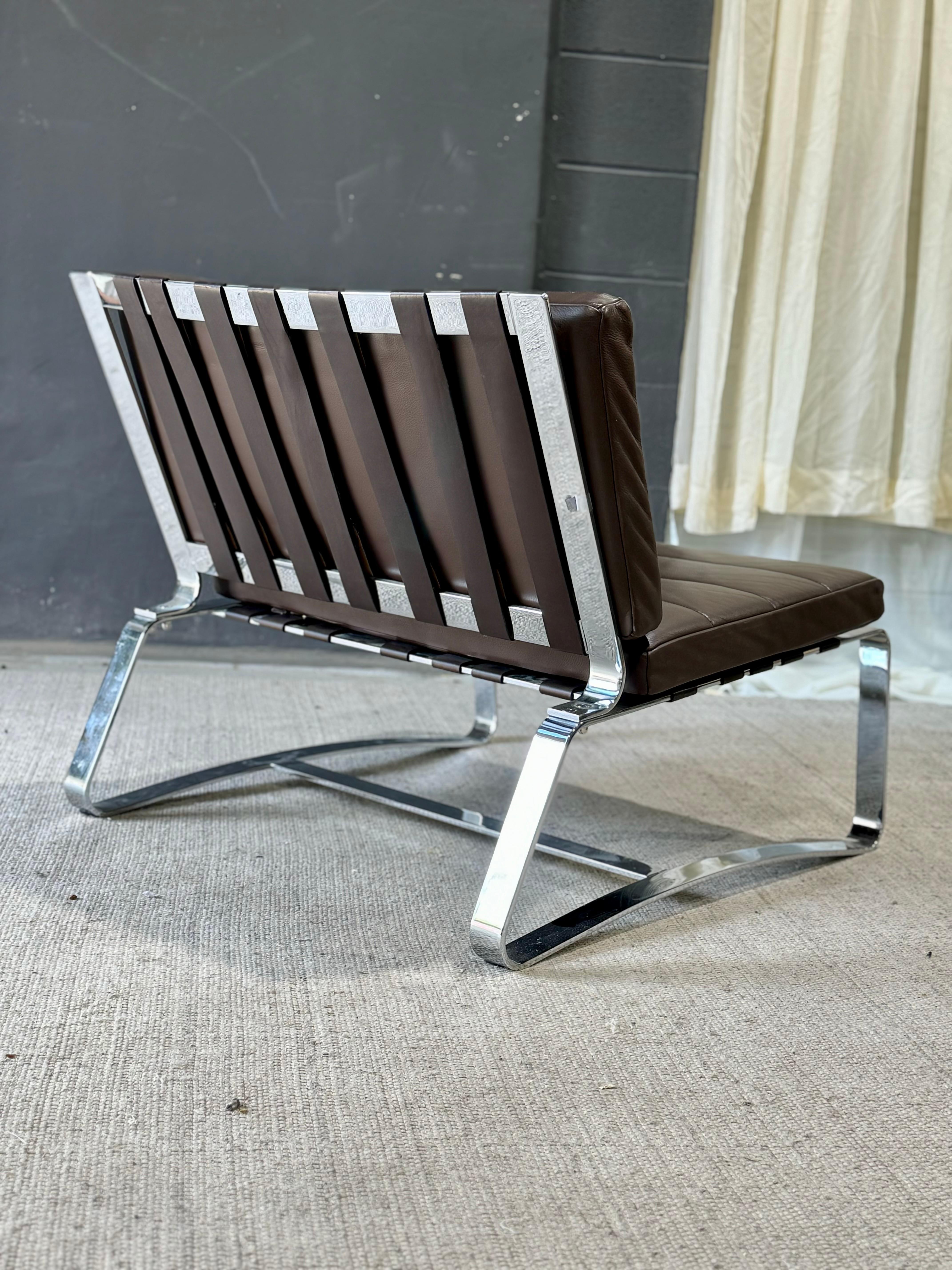 Late 20th Century Minotti “Delaunay” Chrome & Leather Lounger For Sale