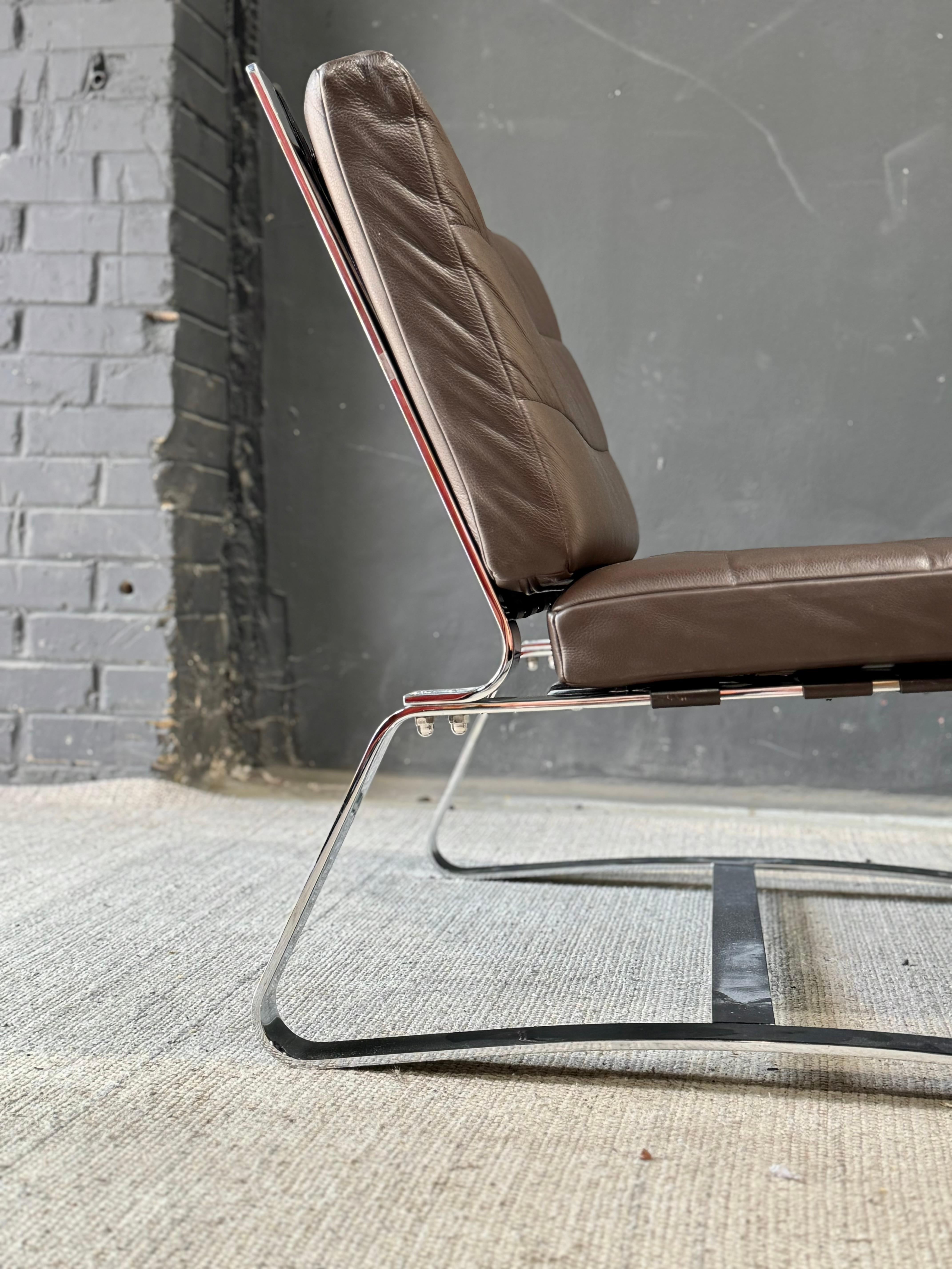 Minotti “Delaunay” Chrome & Leather Lounger For Sale 1