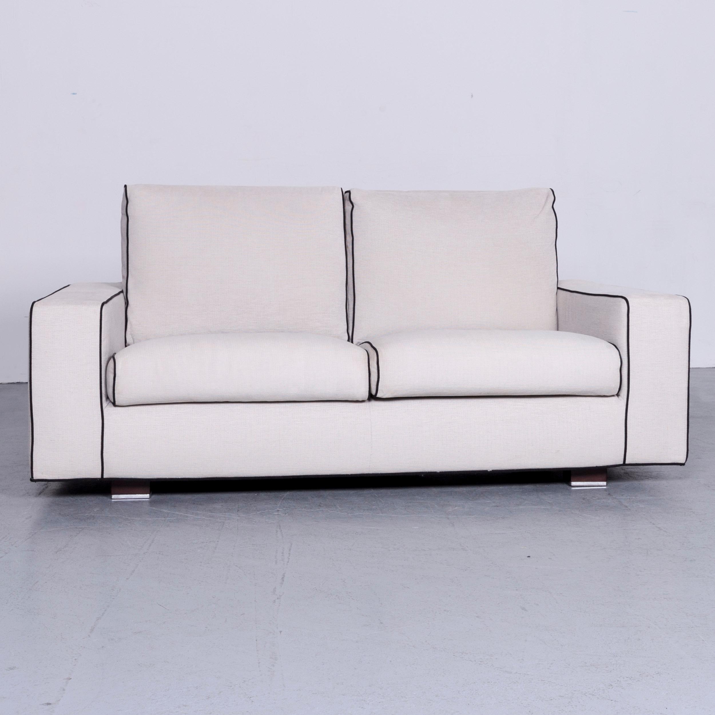 We bring to you an Minotti designer fabric two-seat sofa grey couch. 
















      