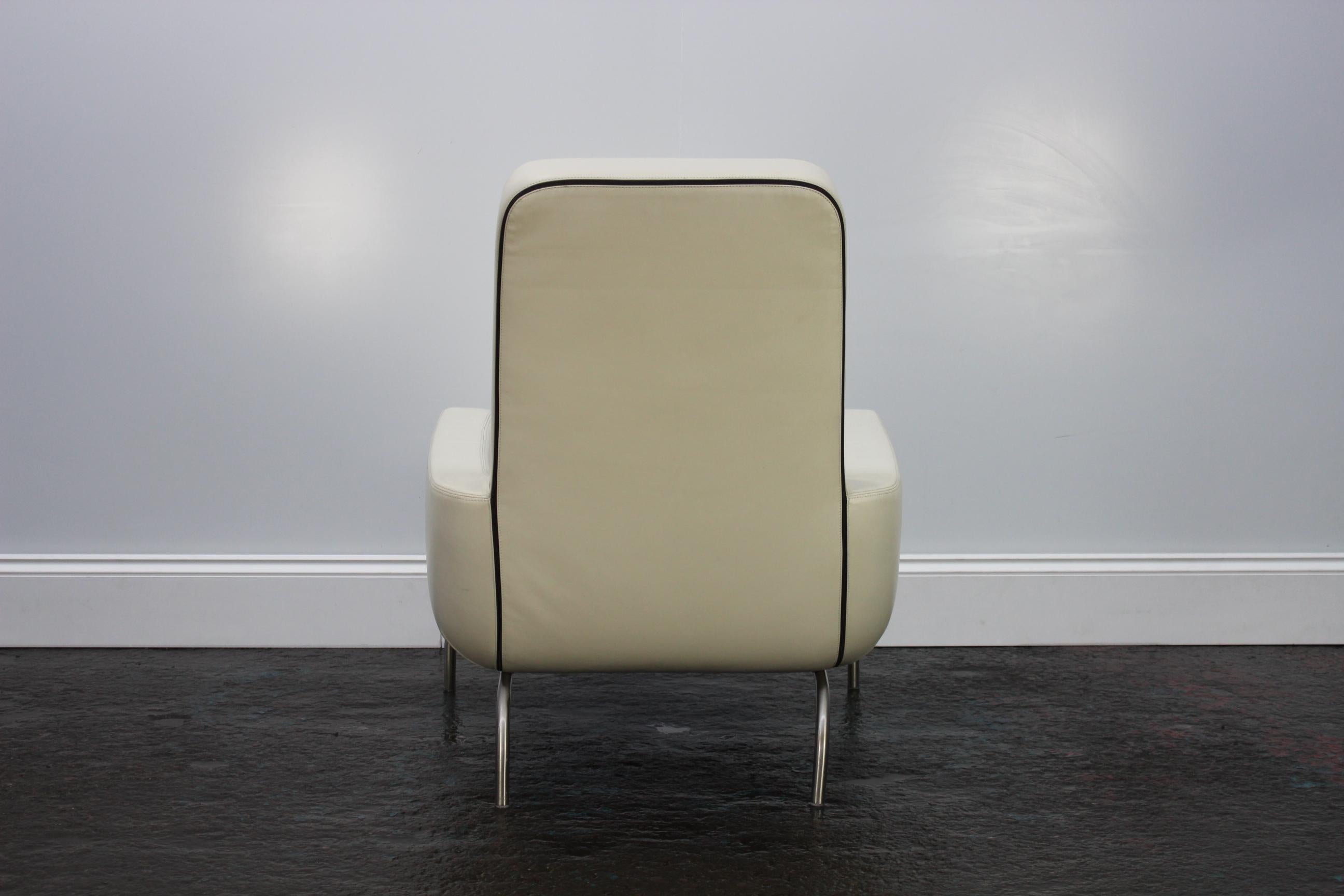 On offer on this occasion is a superb, Minotti “Dubuffet” armchair, dressed in a peerless, top-grade “Pelle” Leather in Ivory and with Satin-Metal base and legs.

As you will no doubt be aware by your interest in this Rodolfo Dordoni masterpiece,