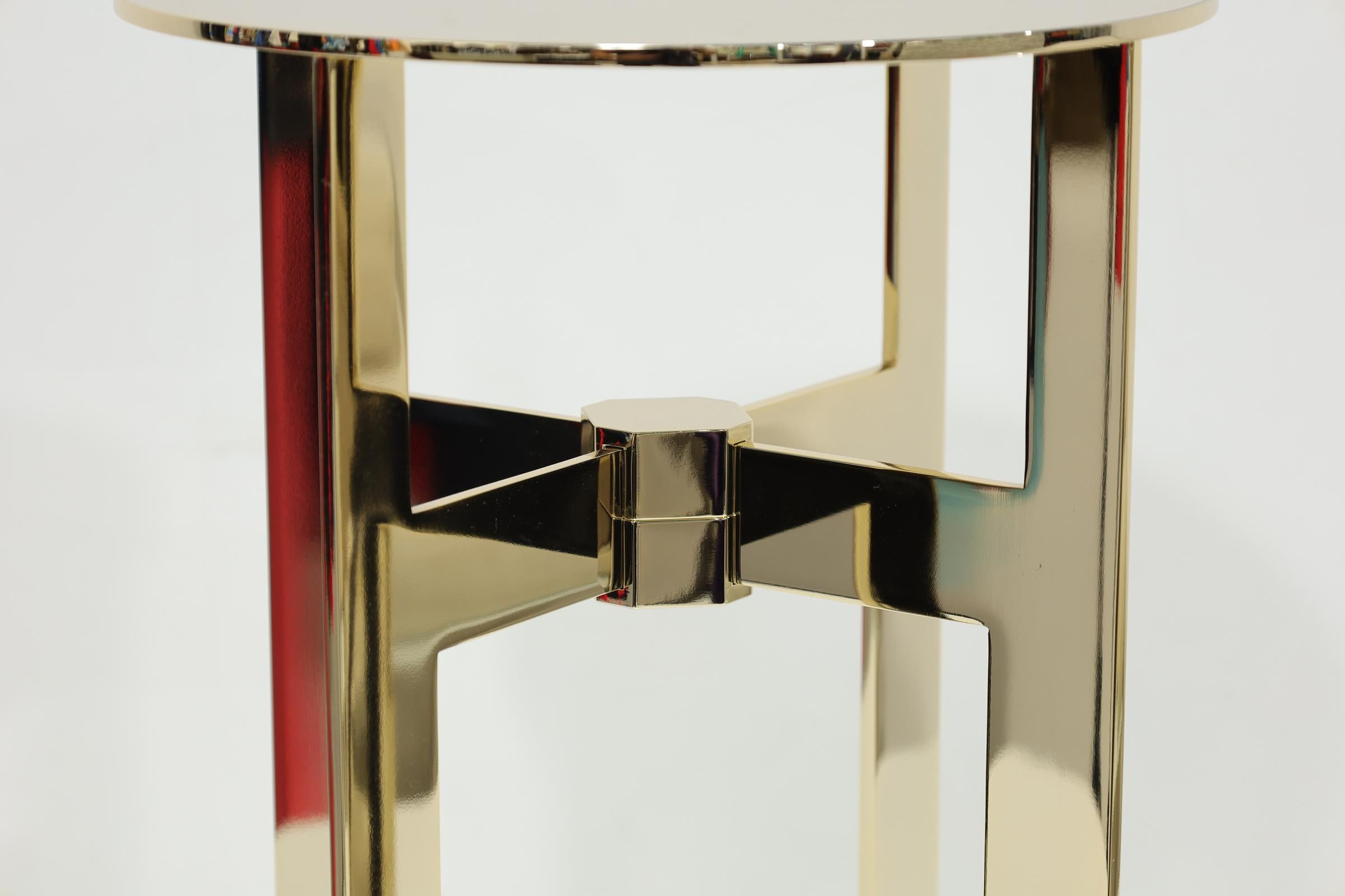 Italiano Tavolino Minotti Ellis con finitura oro lucido in vendita