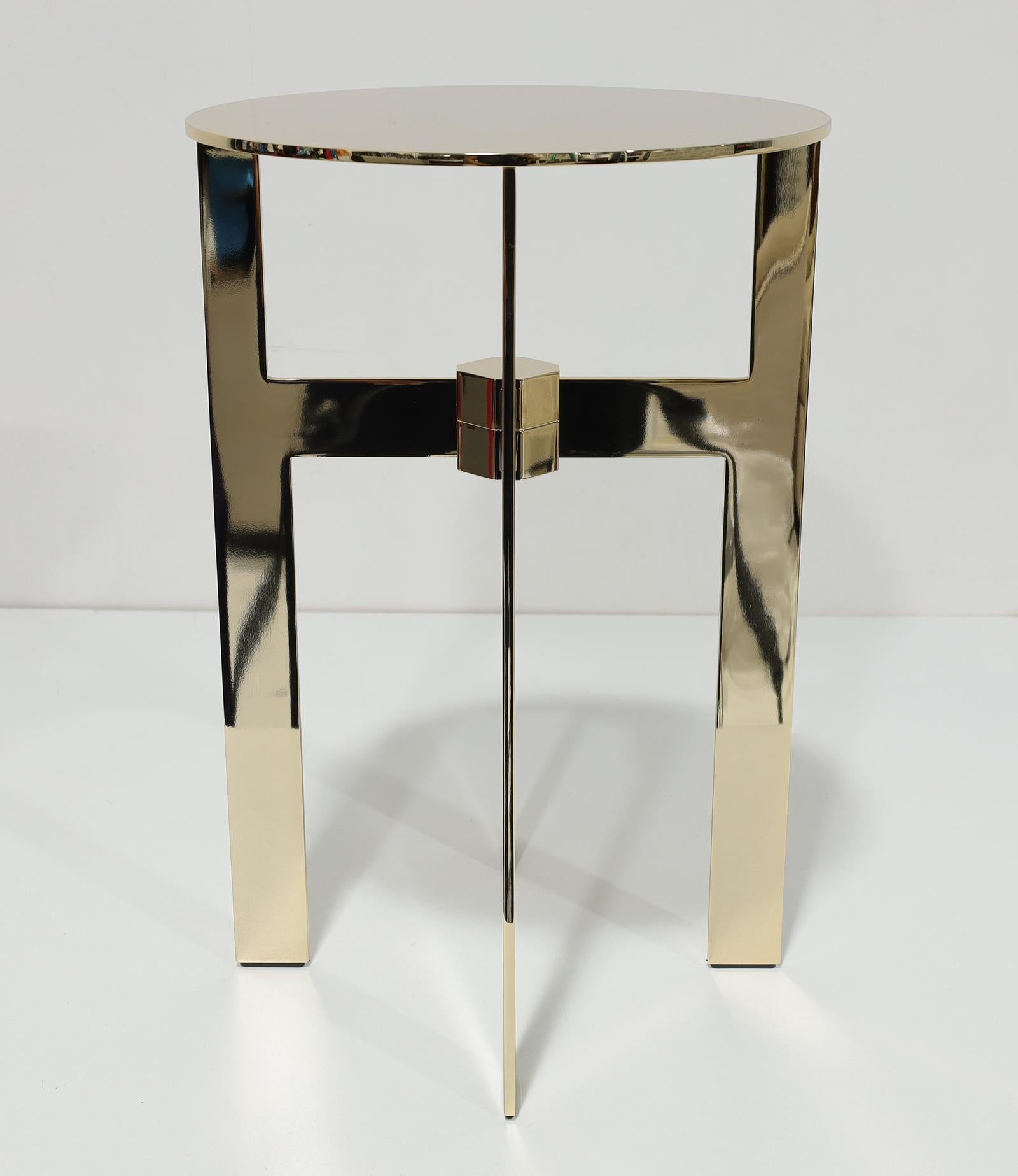 XXI secolo e contemporaneo Tavolino Minotti Ellis con finitura oro lucido in vendita