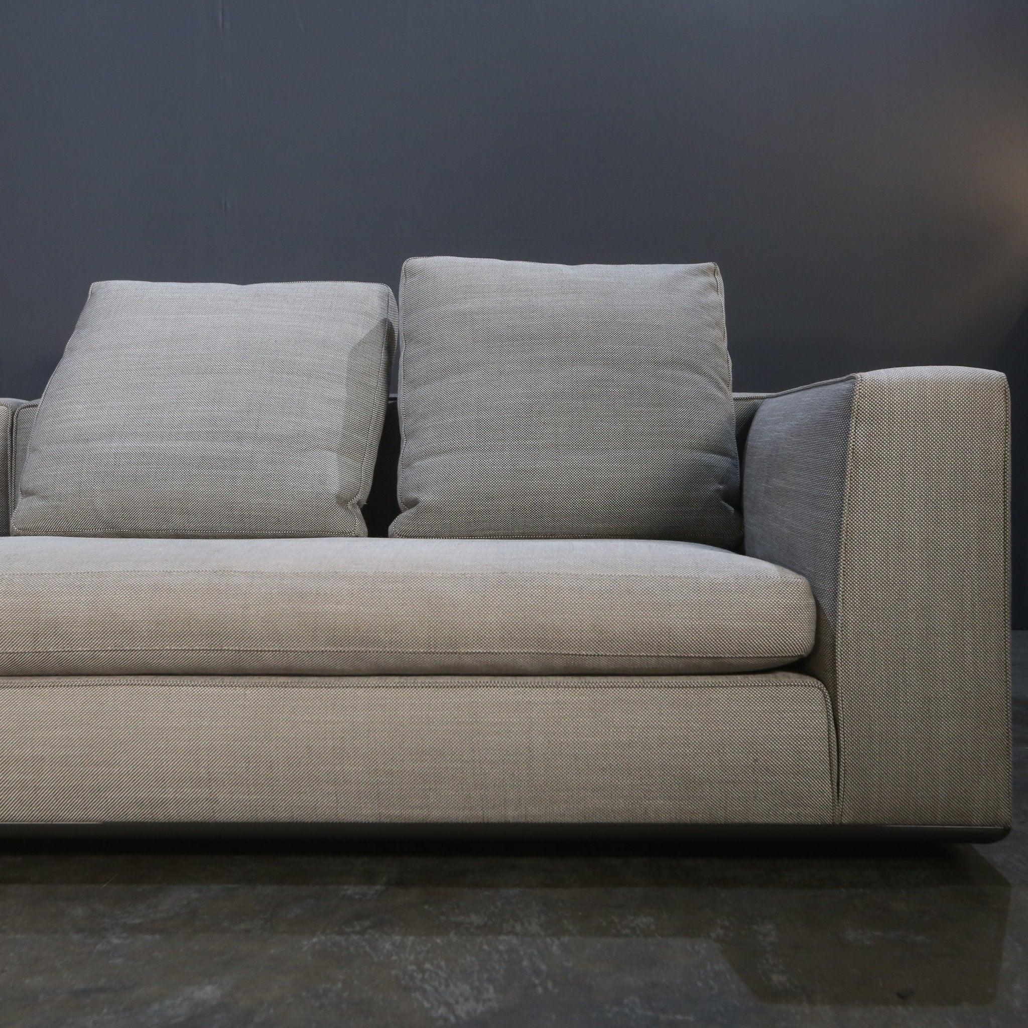 Minotti Hamilton-Sofa mit Chaise von Rodolfo Dordoni (21. Jahrhundert und zeitgenössisch)