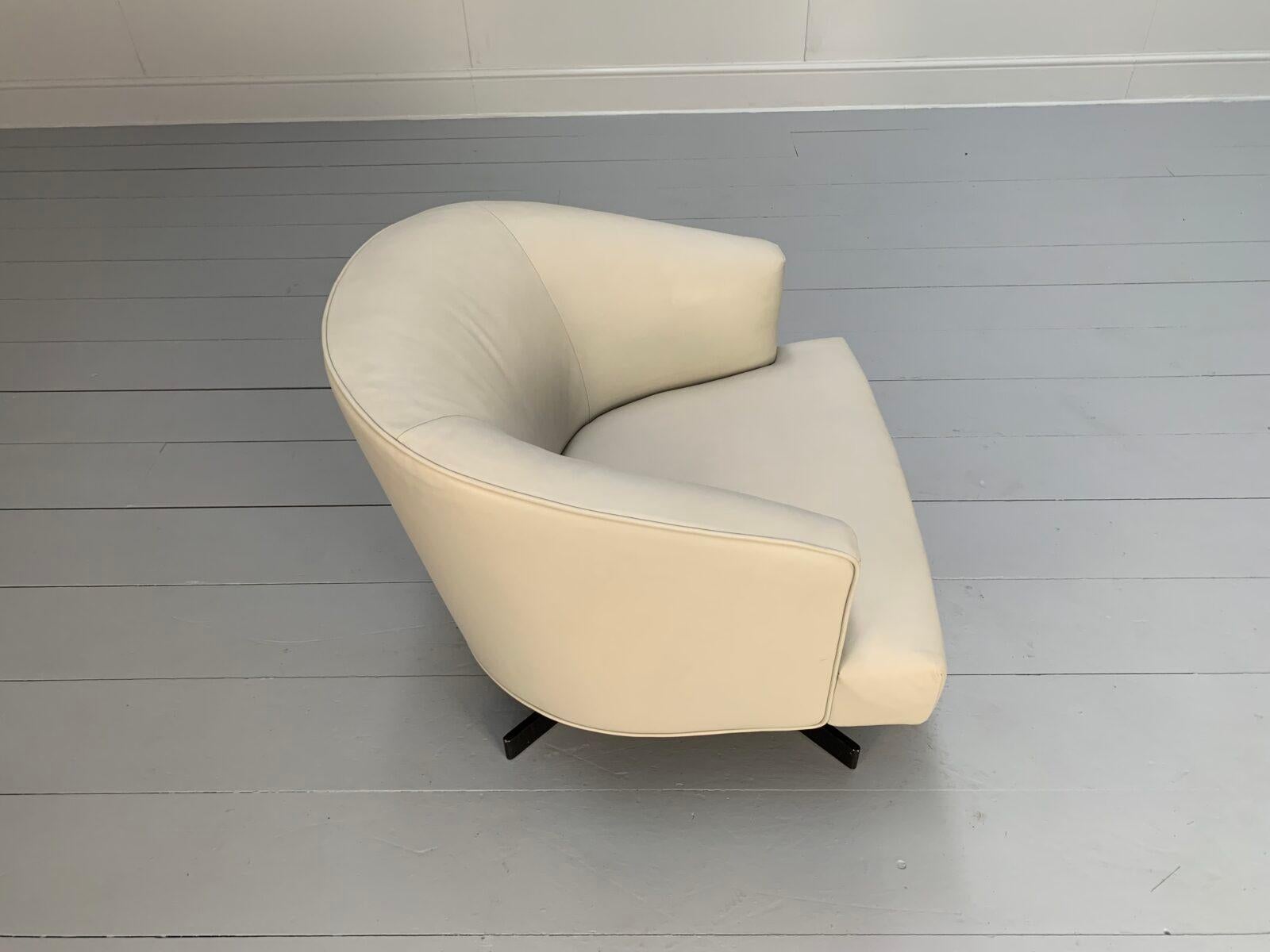 Minotti “Martin” Armchair – In Ivory “Pelle” Leather For Sale 2