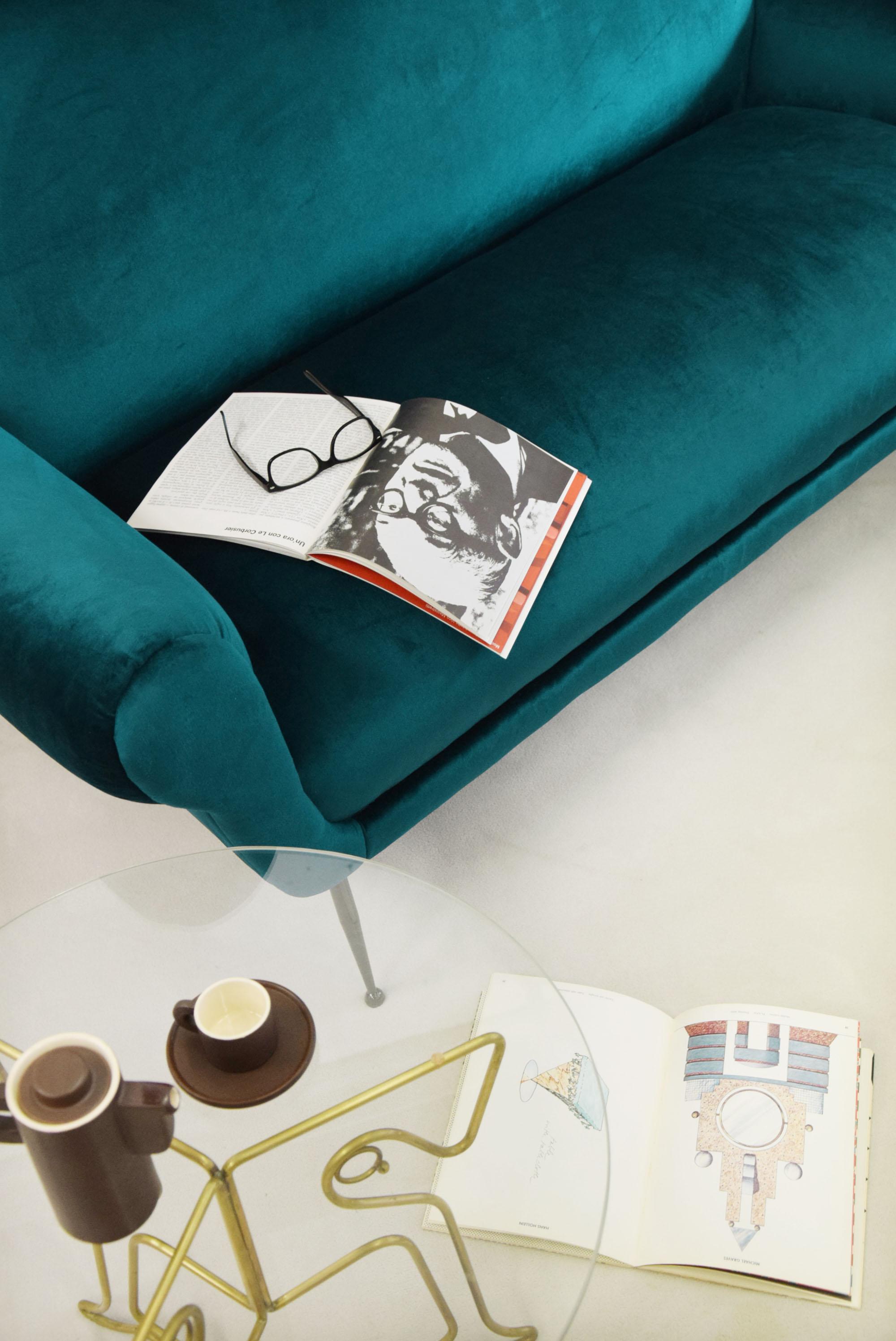Turquoise Gigi Radice Mid-Century Modern Minotti sofa.
Gorgeous and very elegant Albert & Ile sofa designed by Gigi Radice in the 1950's and are thought as a tribute to Alberto, the founder of the company who died in 1991, and Ileana, his wife,