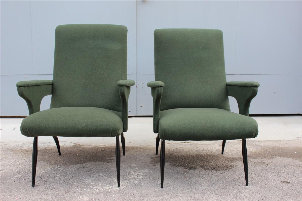 Minotti Pair of Midcentury Gigi Radice Armchairs Green Velvet Black Feet, 1950s 4