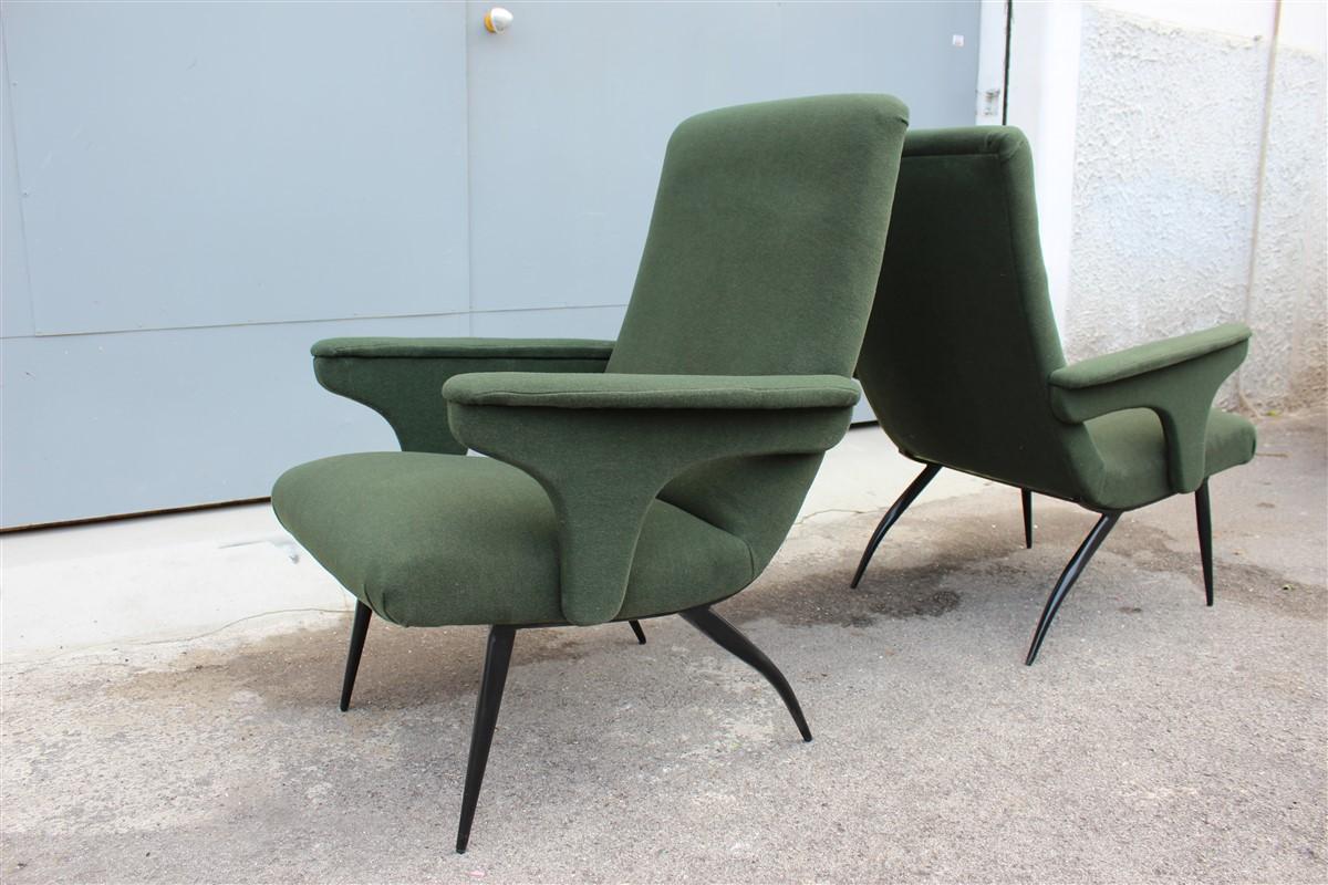 Minotti Pair of Midcentury Gigi Radice Armchairs Green Velvet Black Feet, 1950s 3