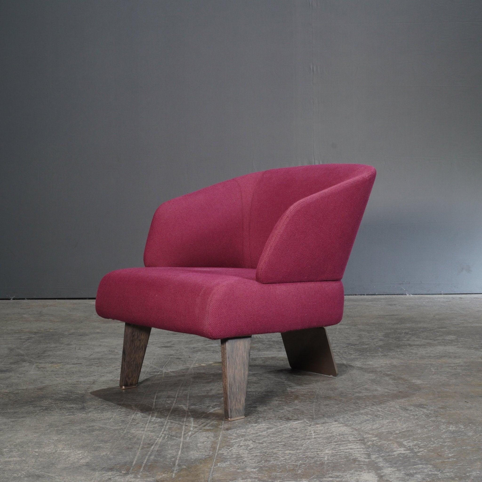 Minotti Pflaumenfarbener Aston-Sessel von Rodolfo Dordoni (Moderne der Mitte des Jahrhunderts) im Angebot