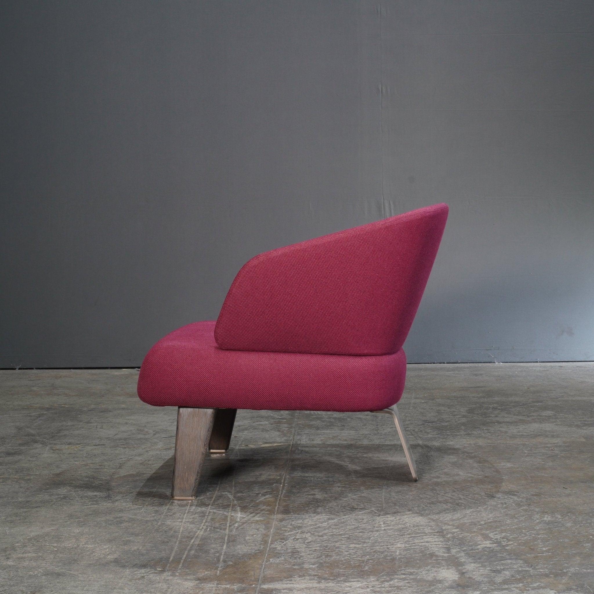 Minotti Pflaumenfarbener Aston-Sessel von Rodolfo Dordoni (Italienisch) im Angebot