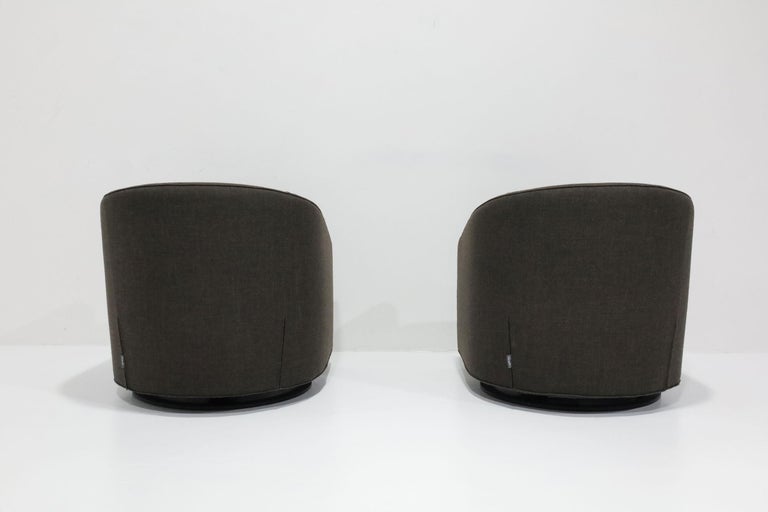 Minotti Portofino Swivel Lounge Chairs, Pair For Sale at 1stDibs