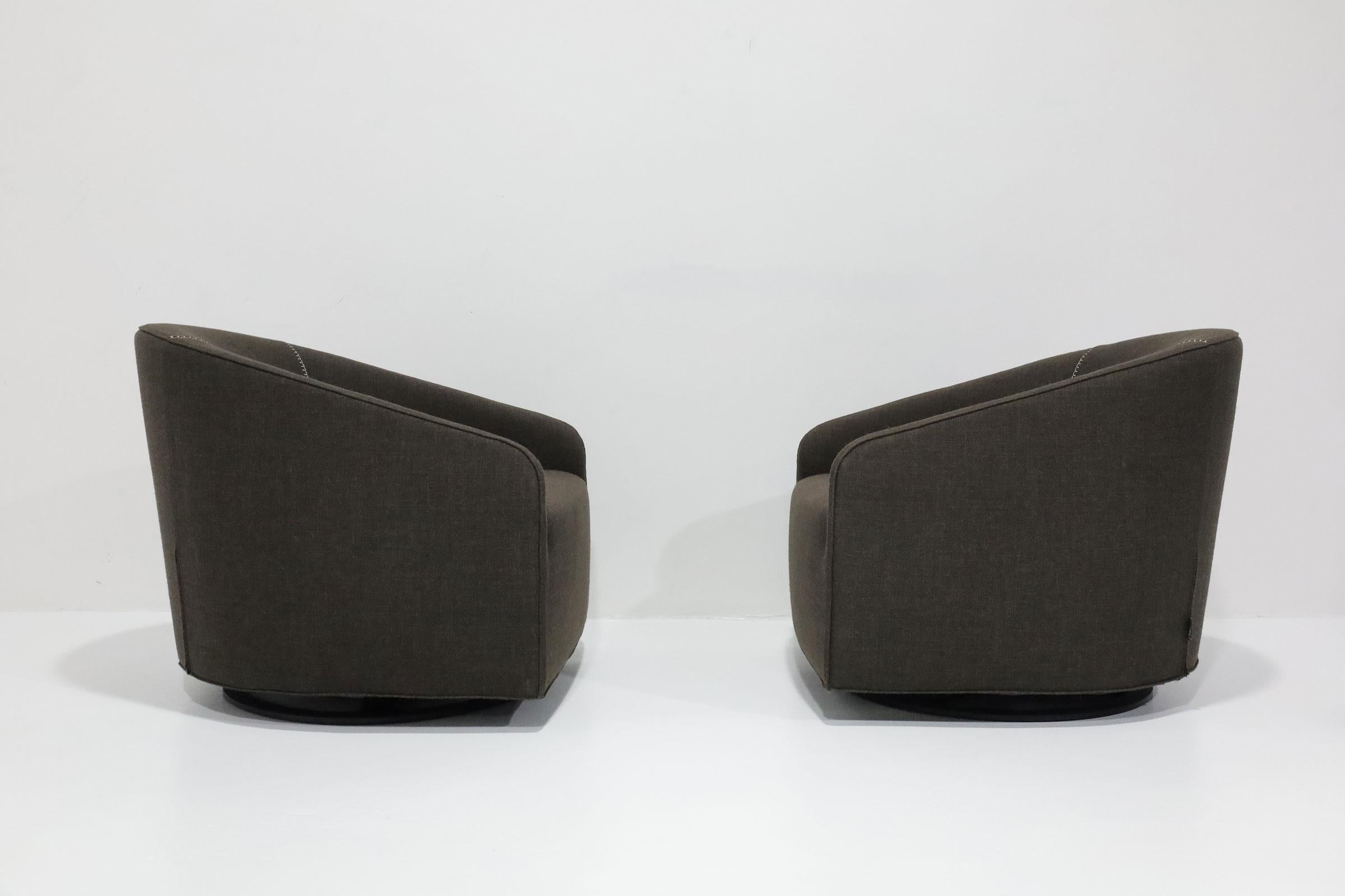 Upholstery Minotti Portofino Swivel Lounge Chairs, Pair For Sale