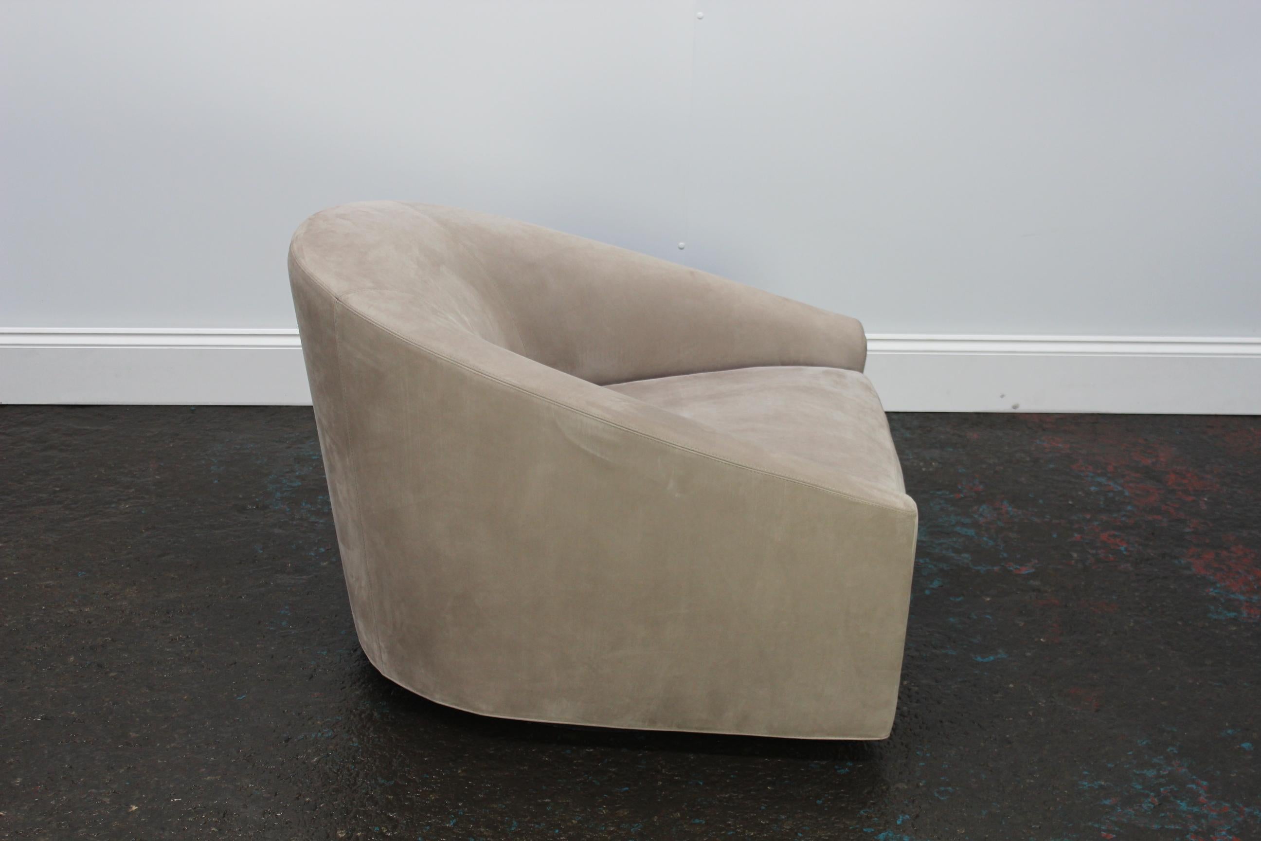 Modern Minotti “Quinn” Swivel-Base Armchair in Suede Leather by Rodolfo Dordoni