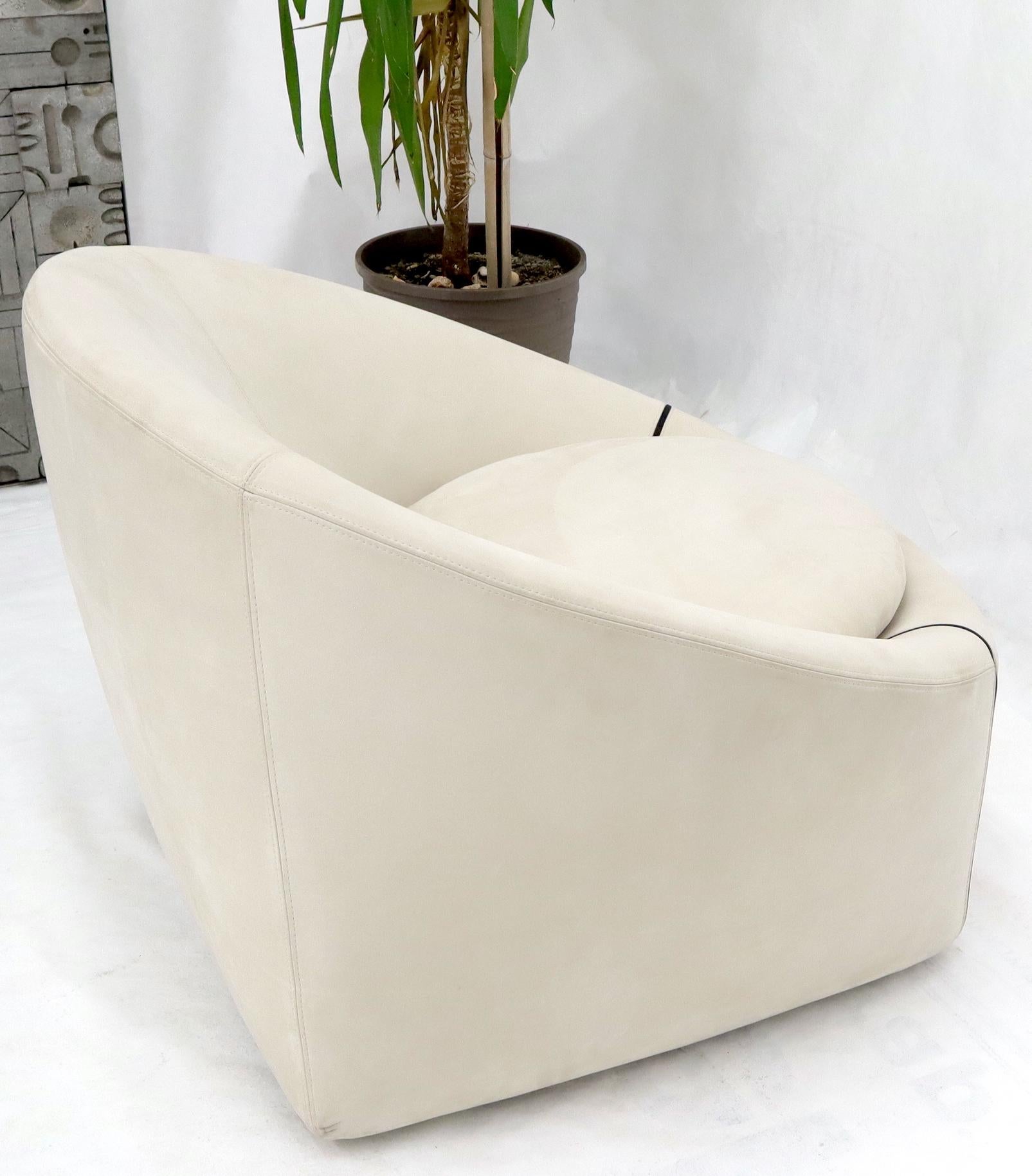 Minotti Rare Light Grey Beige Suede Lounge Chair with Matching Round Ottoman 8