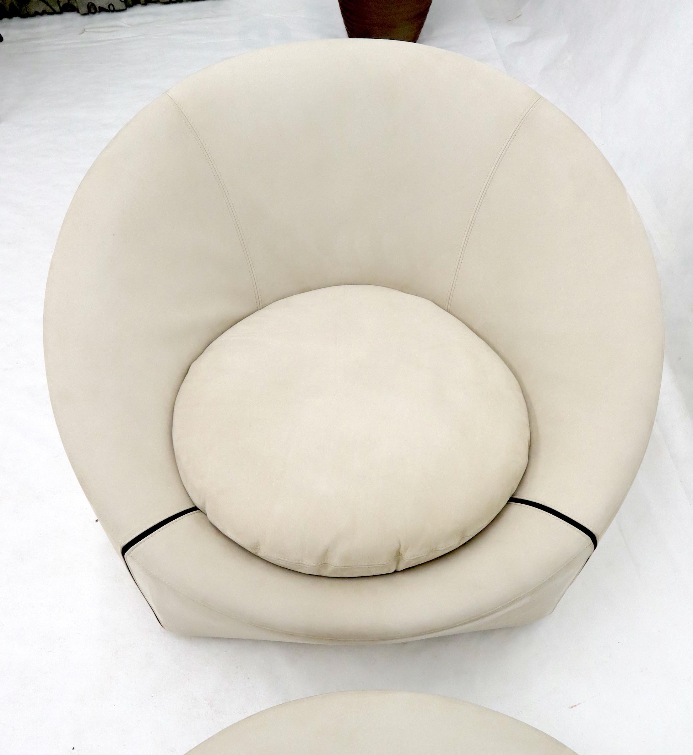 20th Century Minotti Rare Light Grey Beige Suede Lounge Chair with Matching Round Ottoman