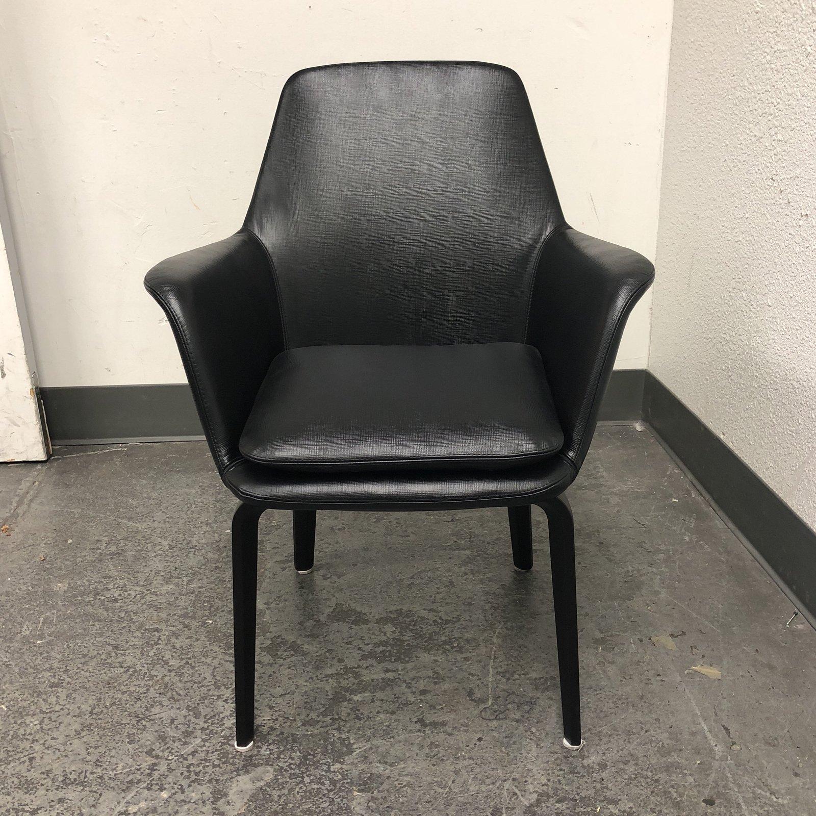 Minotti Rodolfo Dordoni York Lounge Leather Chair For Sale 2