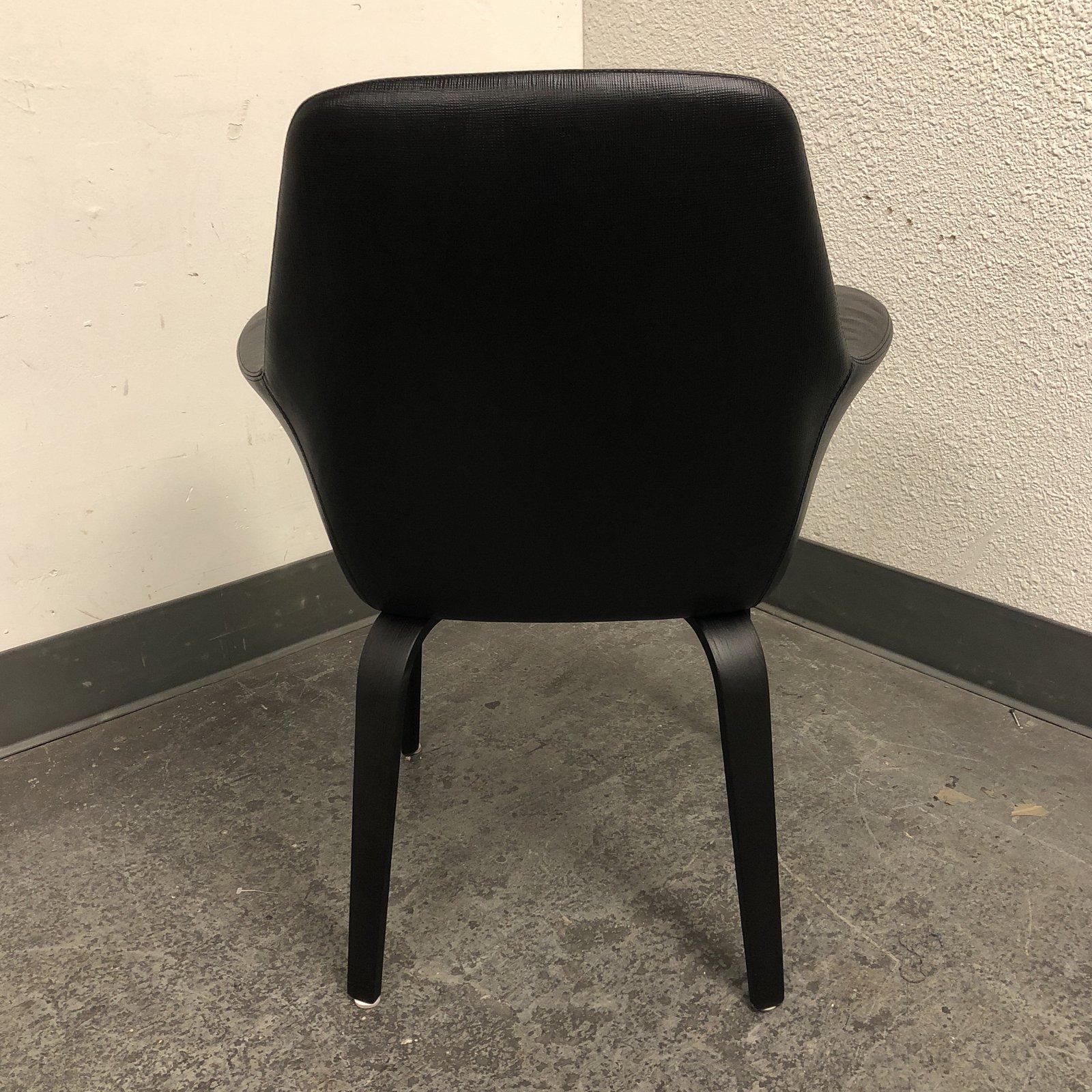 Italian Minotti Rodolfo Dordoni York Lounge Leather Chair For Sale