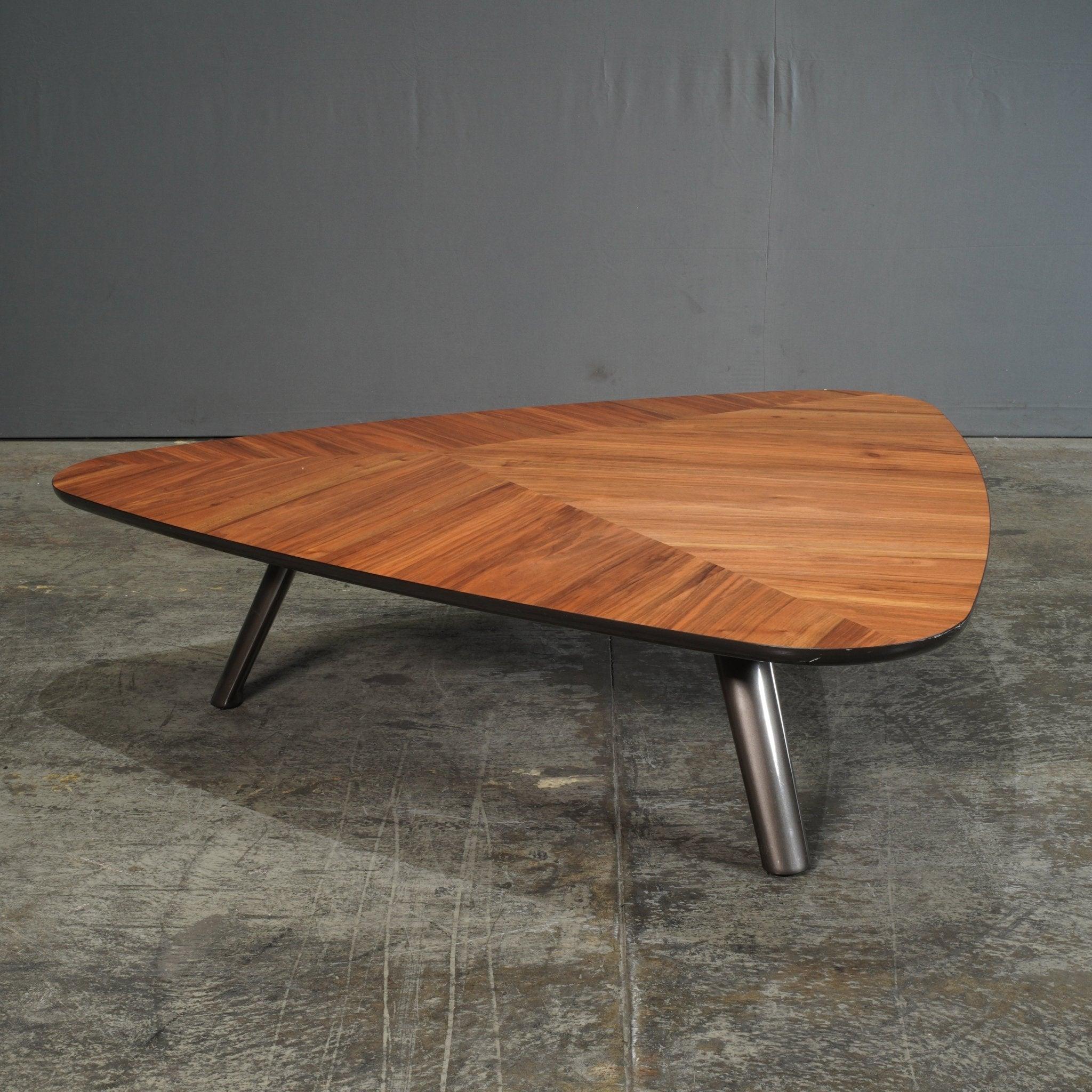 Italian Minotti Sullivan Triangular Coffee Table by Rodolfo Dordoni For Sale