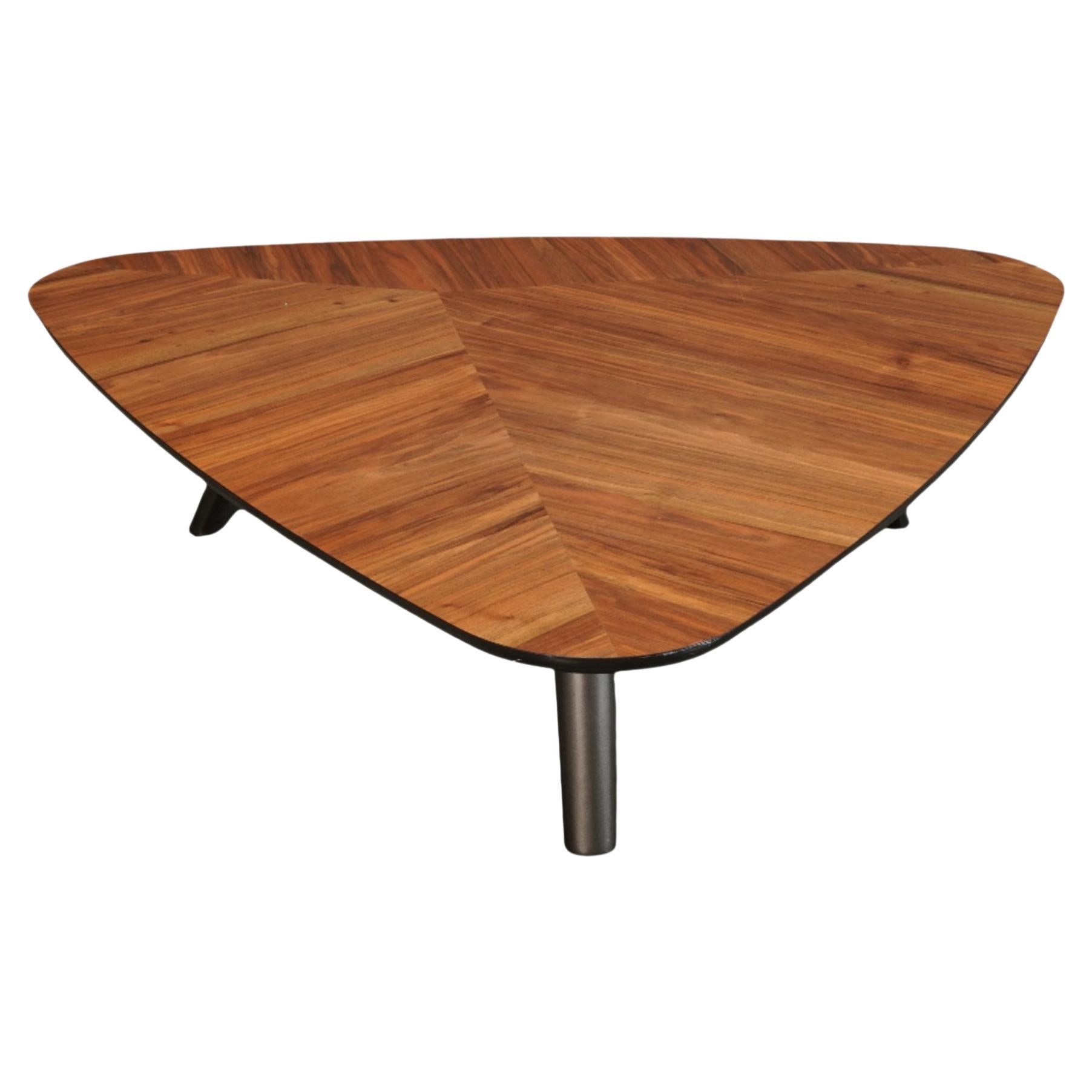 Minotti Sullivan, dreieckiger Couchtisch von Rodolfo Dordoni