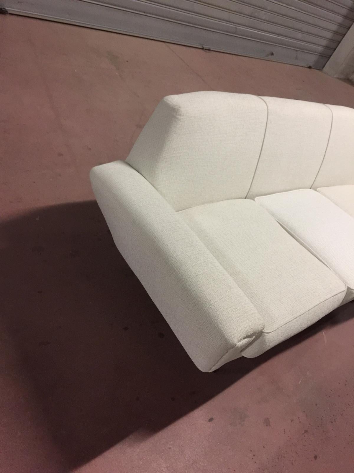 Modern Minotti White Cotton Sofa and Armchairs For Sale