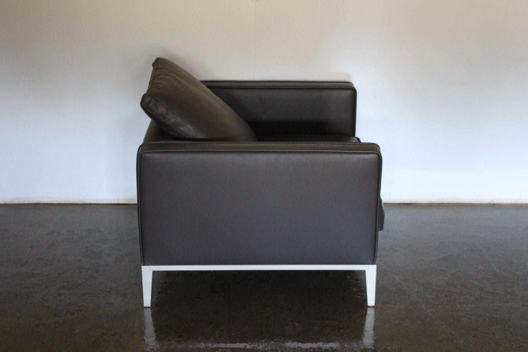 Mint B&B Italia “Simplice” Large Armchair in “Gamma” Dark-Brown Leather For Sale 5